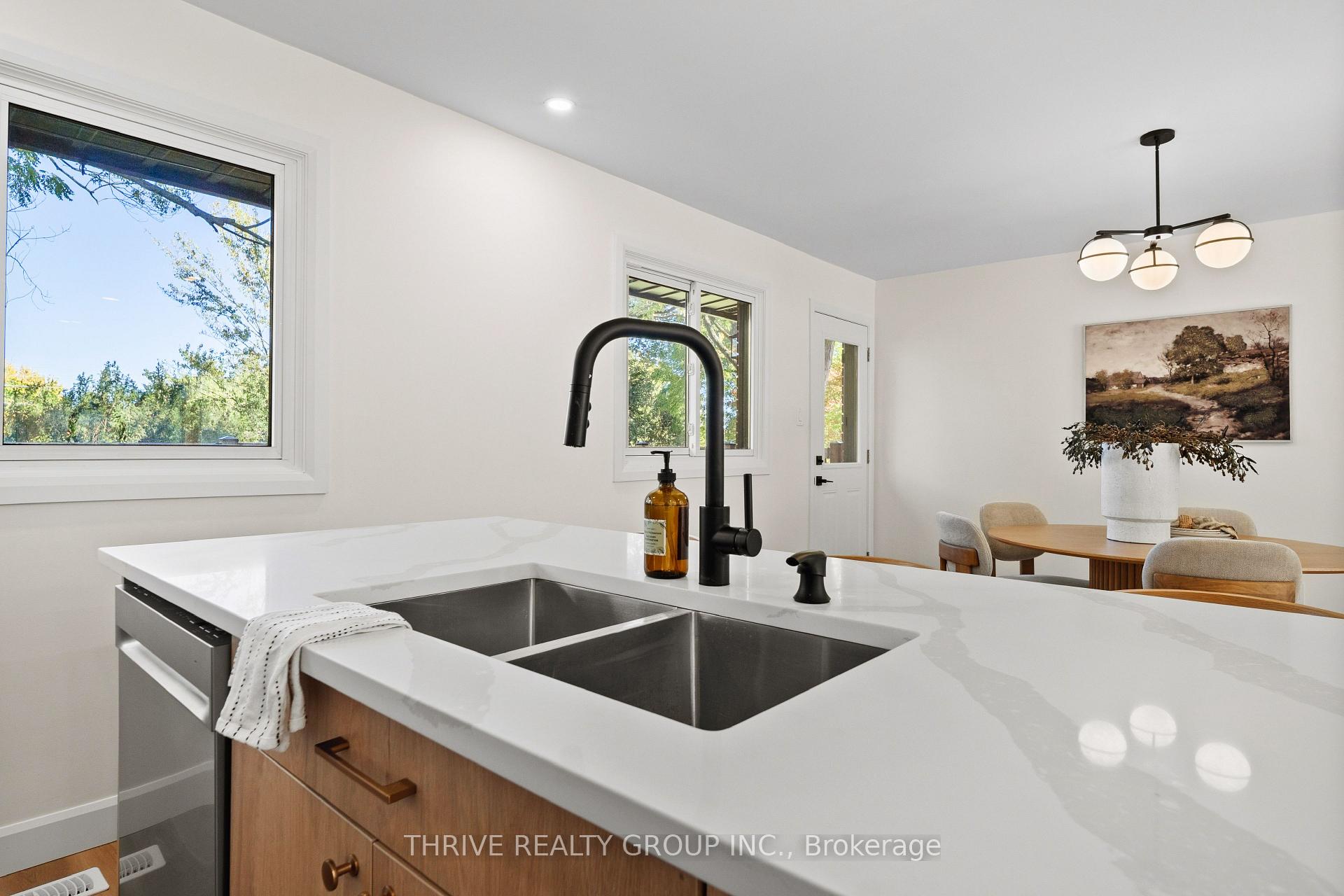 Photo 13 of 139 Deer Park Circle, London, North P — HOMEH