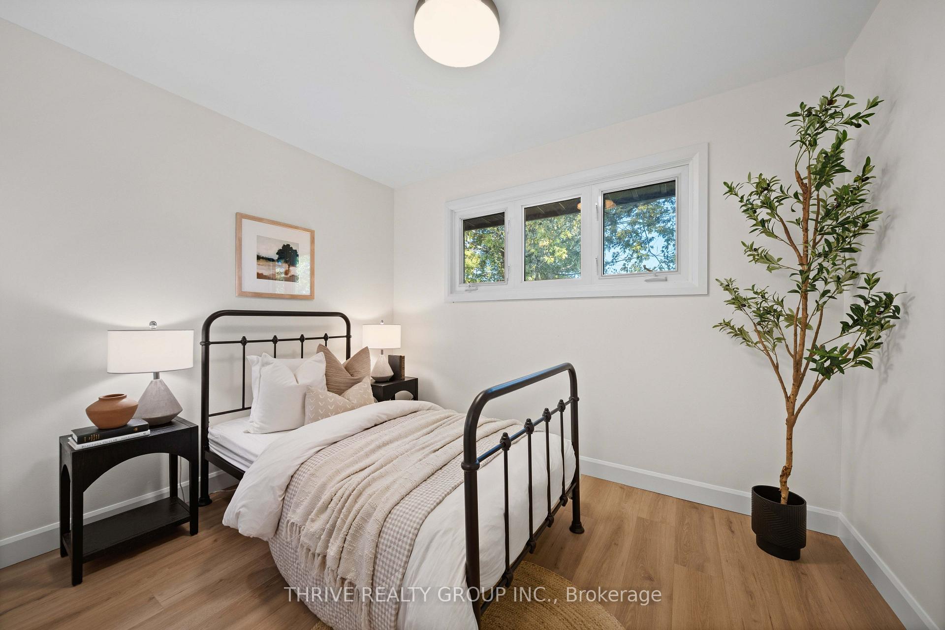 Photo 17 of 139 Deer Park Circle, London, North P — HOMEH