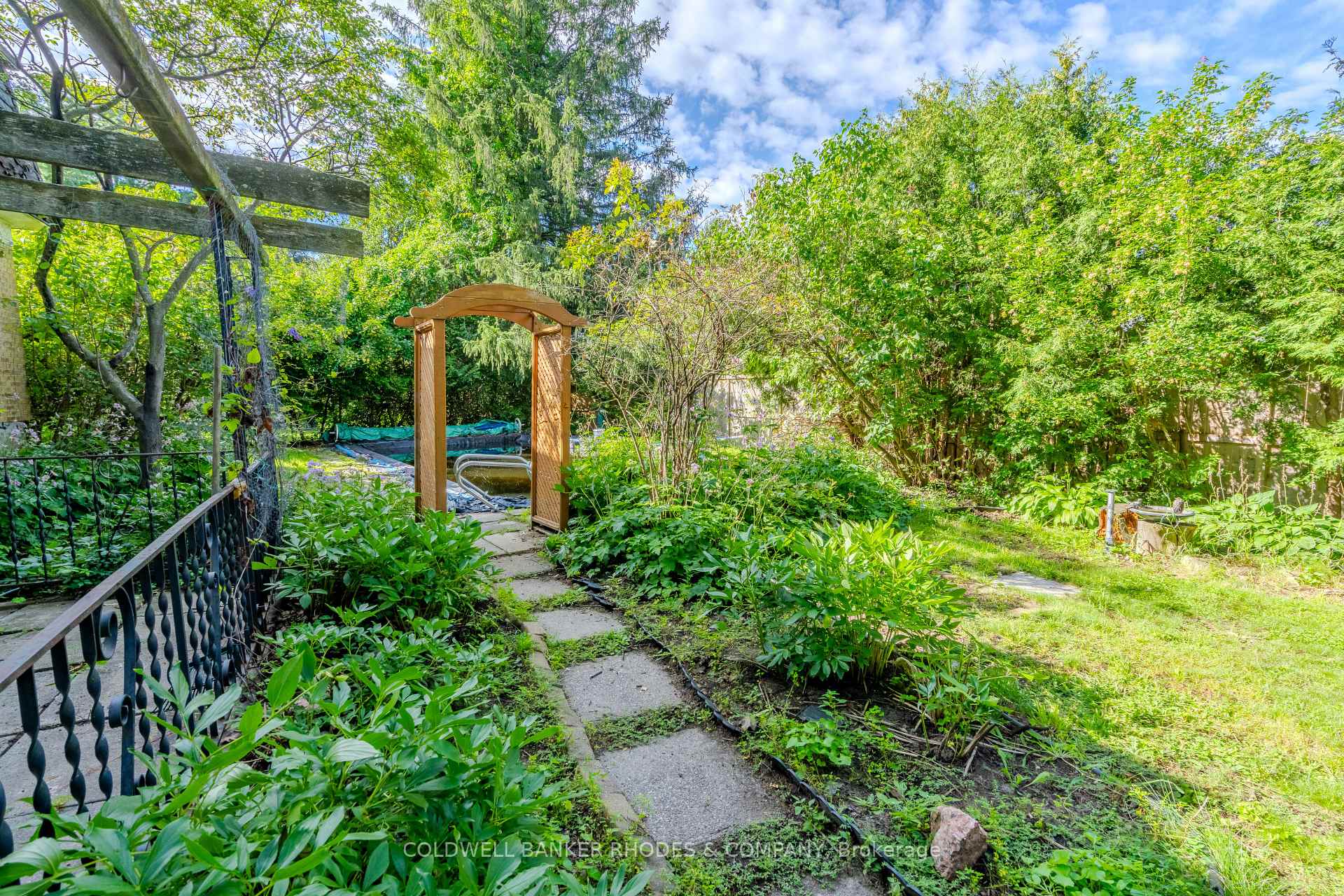 Photo 9 of 26 Crofton Road, Ottawa, Briargreen — HOMEH