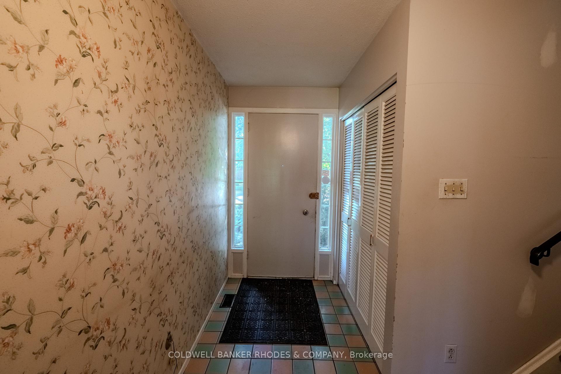 Photo 12 of 26 Crofton Road, Ottawa, Briargreen — HOMEH