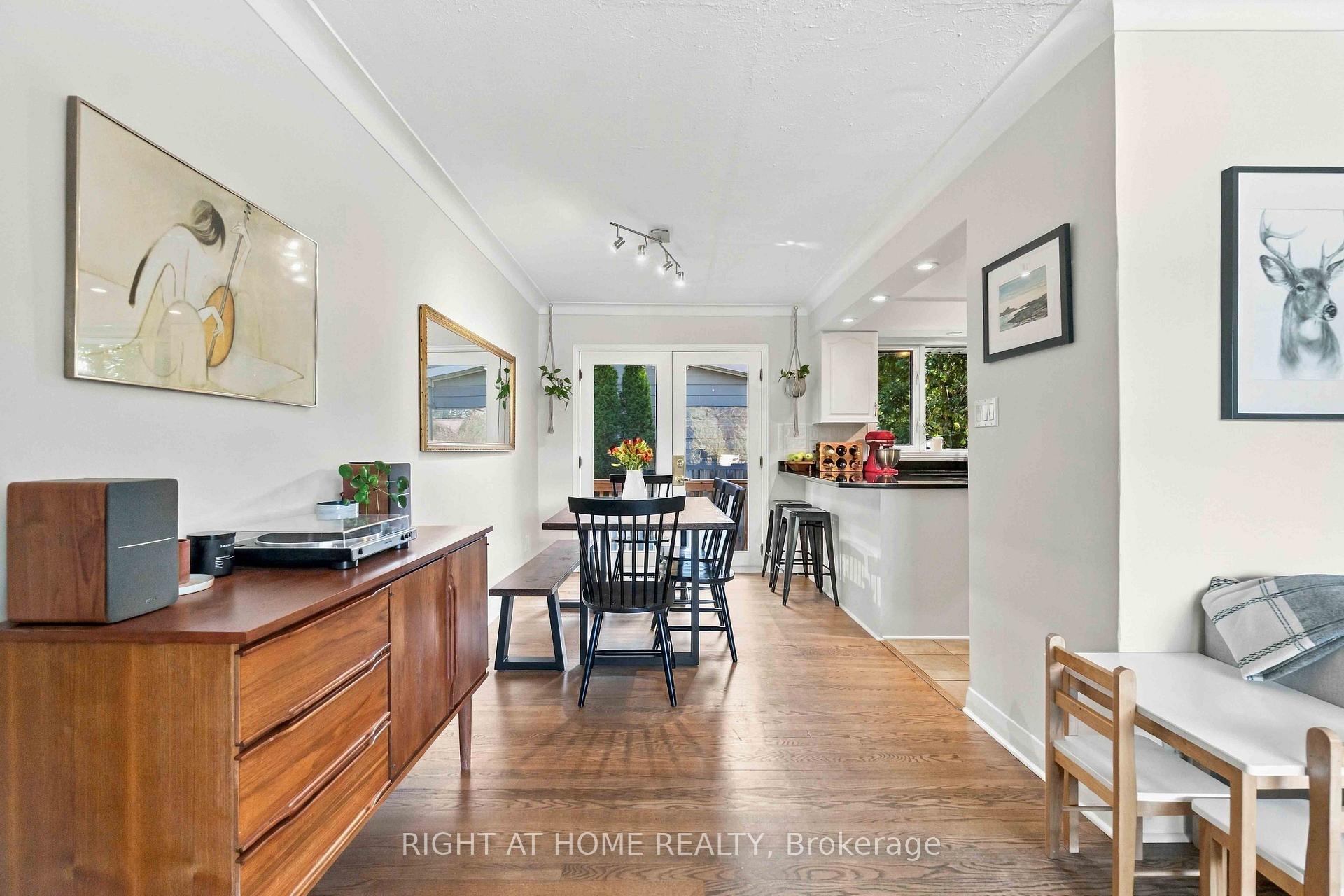 Photo 4 of 2045 Saville Row, Ottawa, Carlingwood — HOMEH