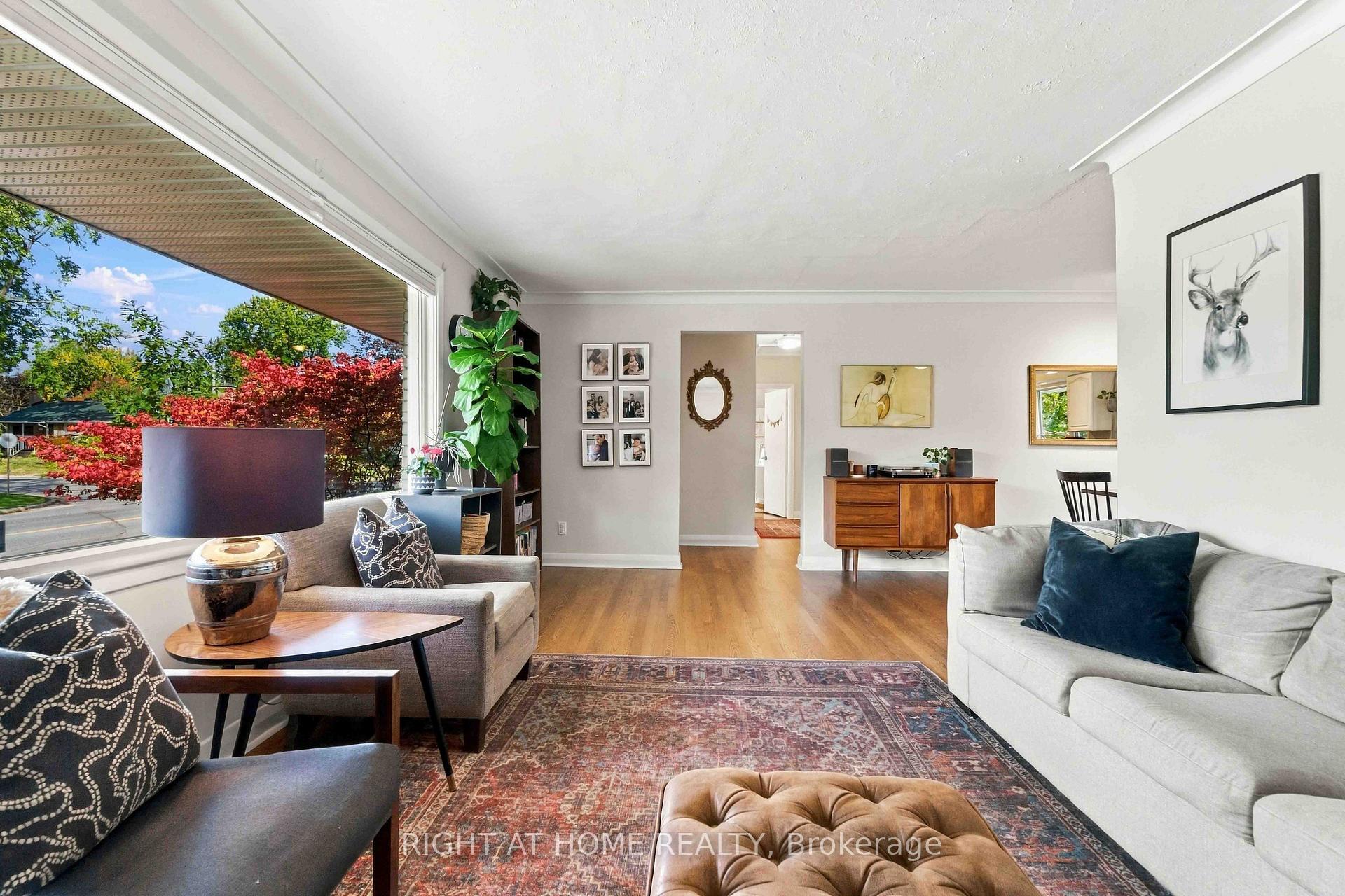 Photo 6 of 2045 Saville Row, Ottawa, Carlingwood — HOMEH