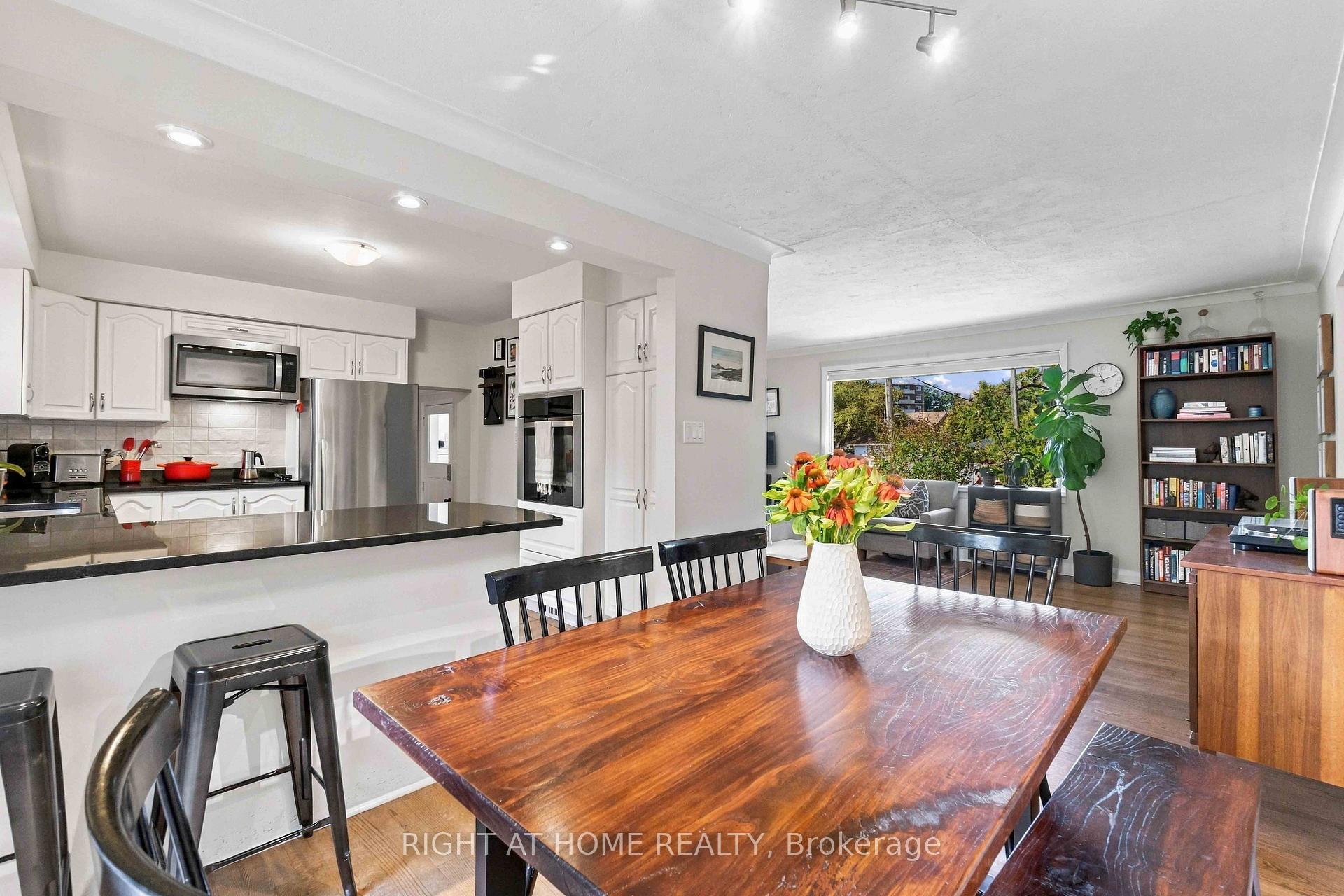 Photo 8 of 2045 Saville Row, Ottawa, Carlingwood — HOMEH