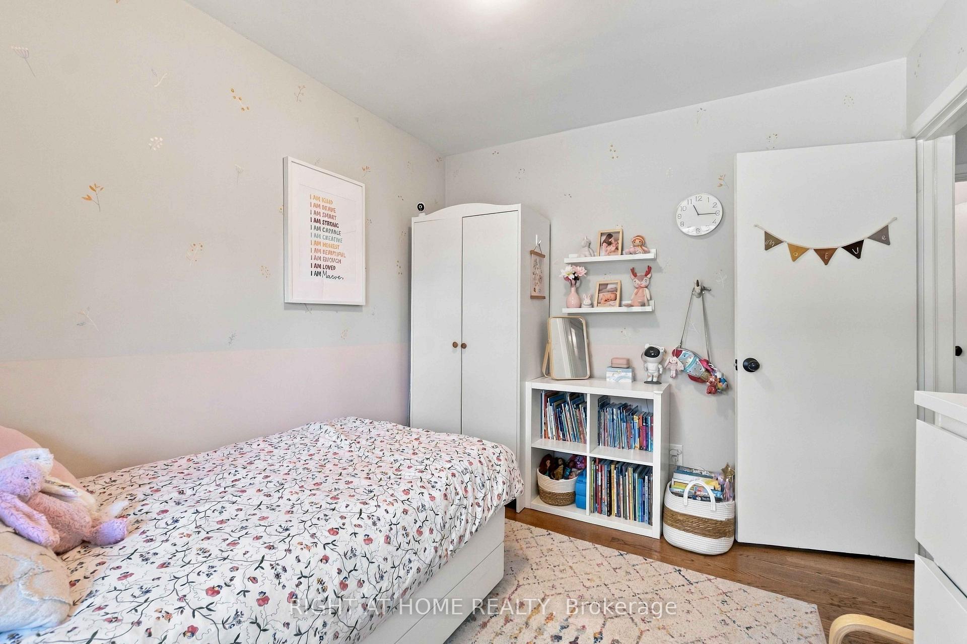 Photo 17 of 2045 Saville Row, Ottawa, Carlingwood — HOMEH