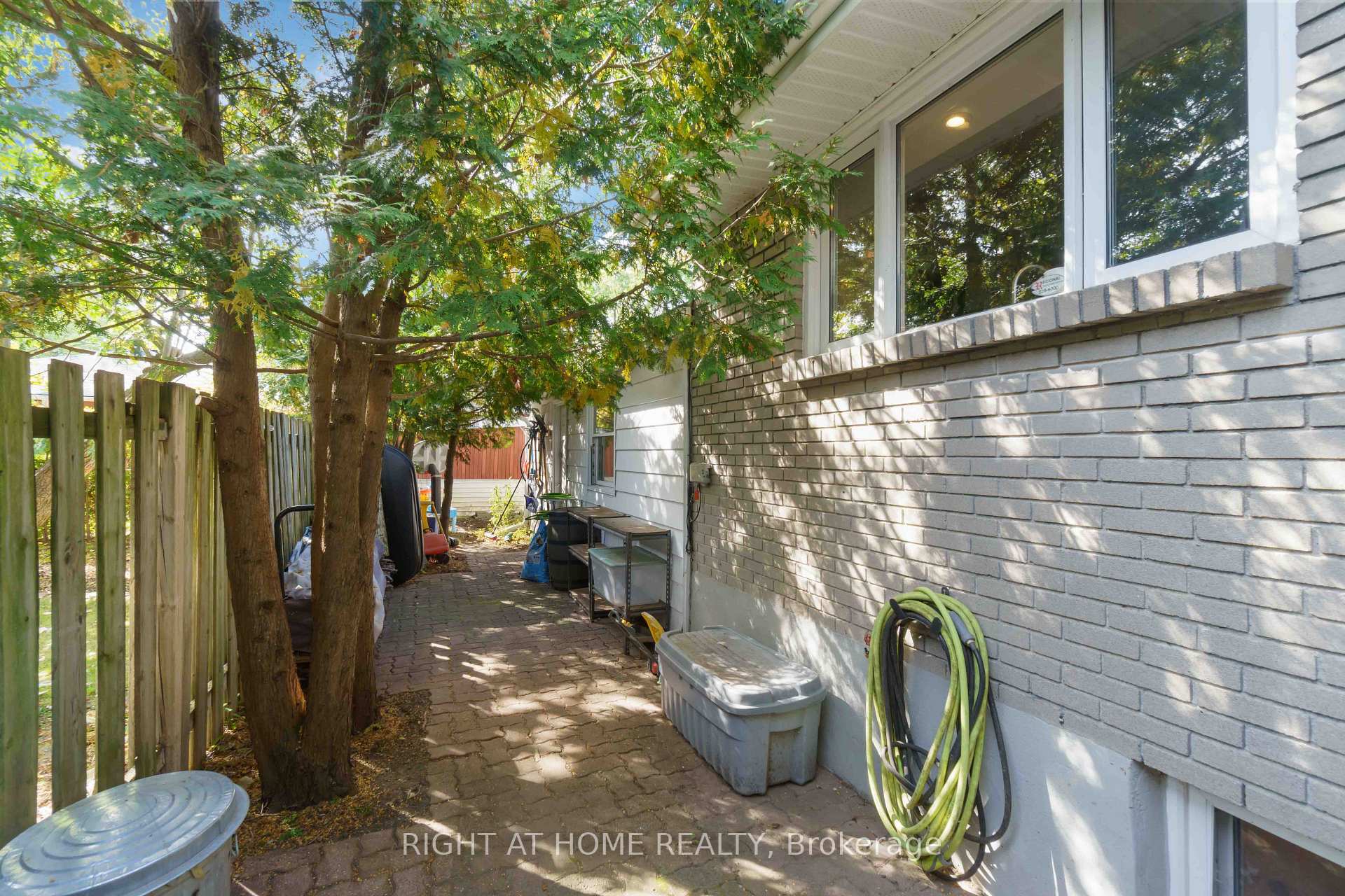 Photo 27 of 2045 Saville Row, Ottawa, Carlingwood — HOMEH