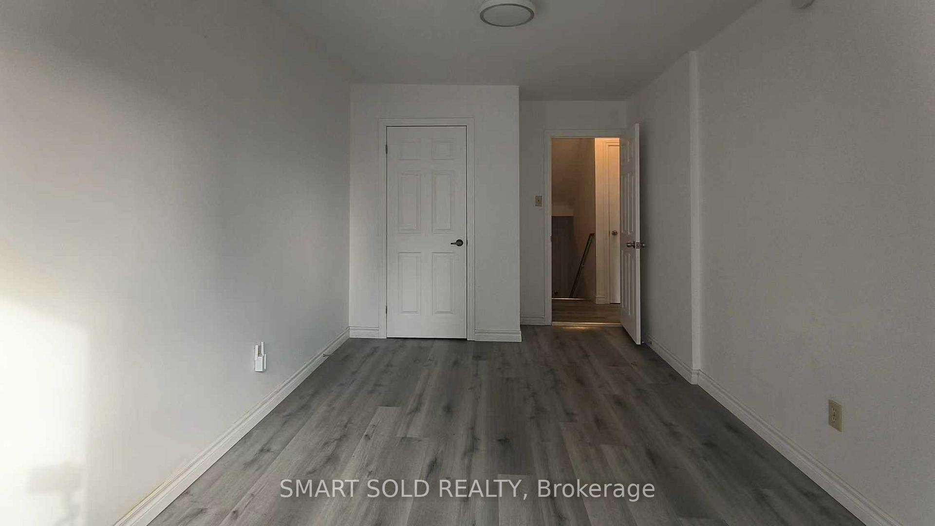 Photo 4 of Unit #Ground Unit, 41 Hickorynut Drive, North York, Pleasant View — HOMEH