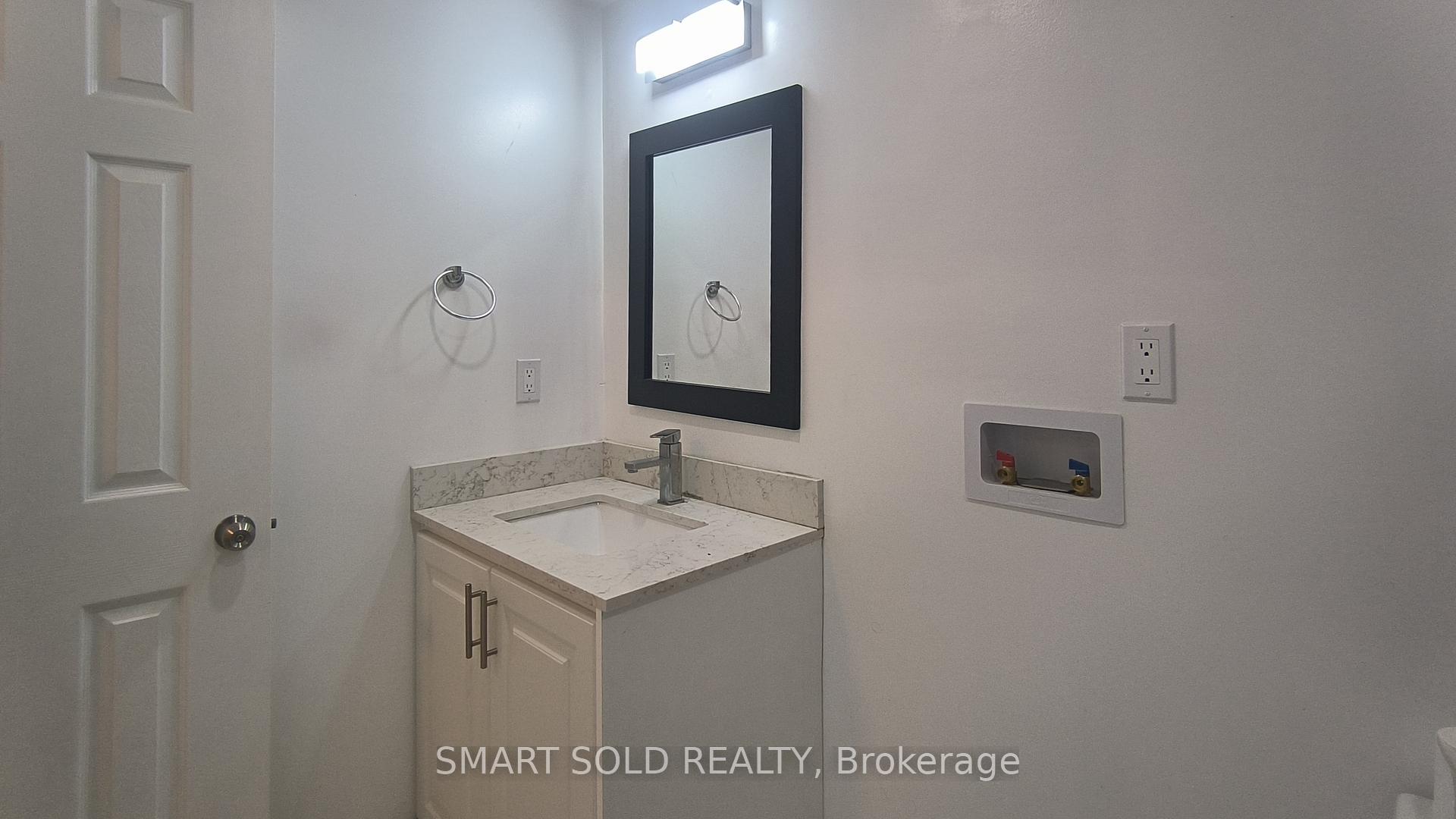 Photo 6 of Unit #Ground Unit, 41 Hickorynut Drive, North York, Pleasant View — HOMEH