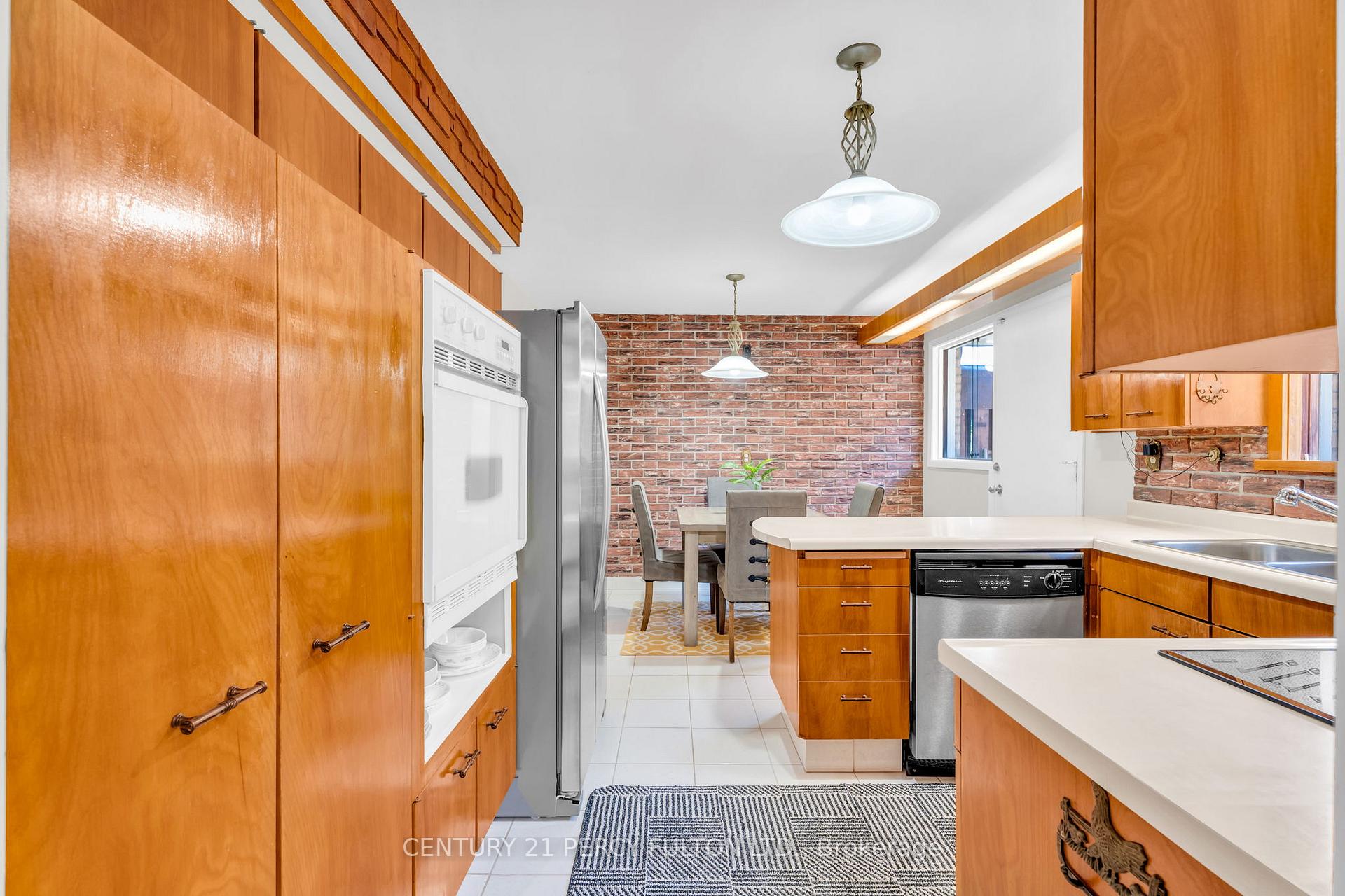 Photo 14 of 3500 Silverplains Drive, Mississauga, Applewood — HOMEH
