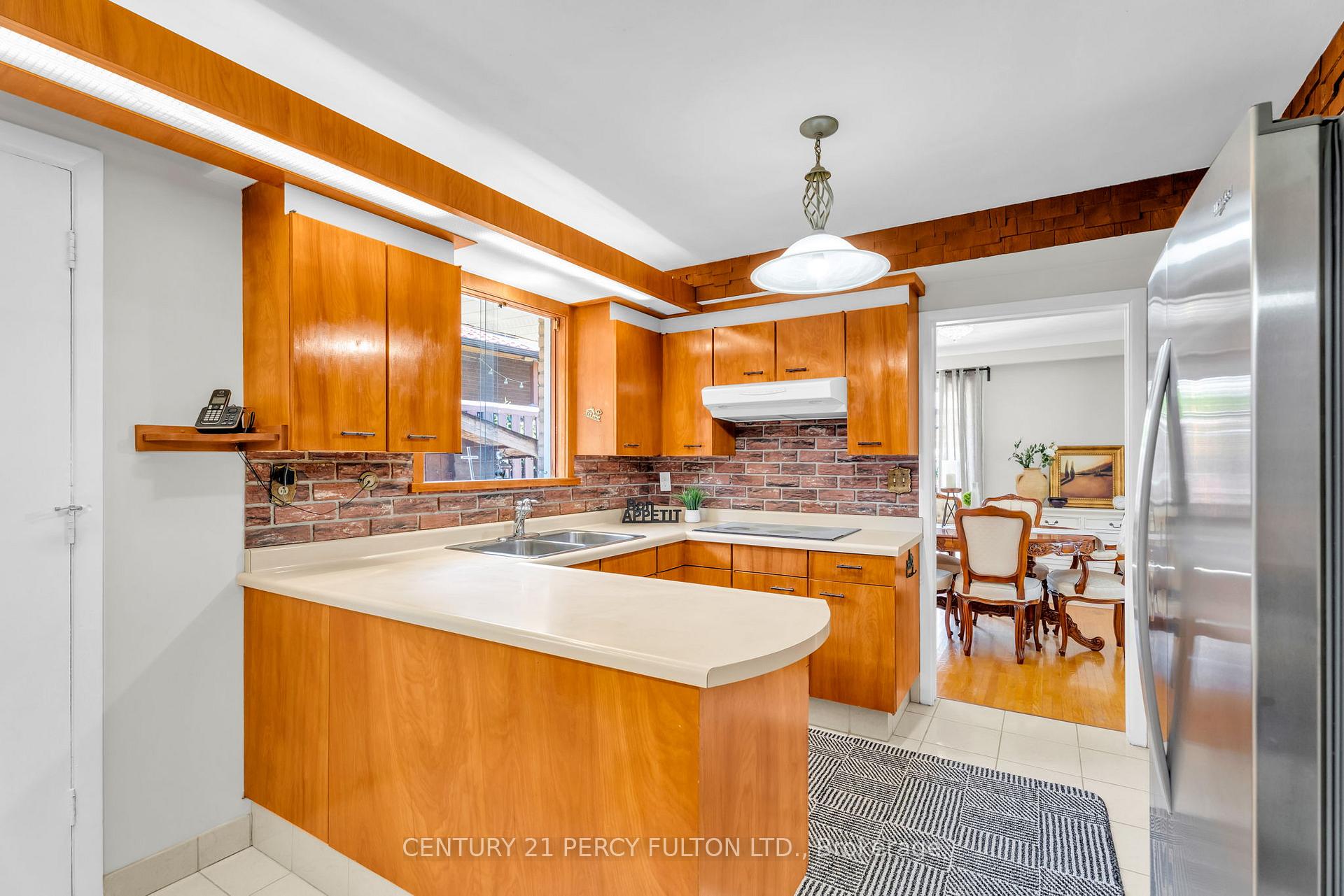 Photo 15 of 3500 Silverplains Drive, Mississauga, Applewood — HOMEH