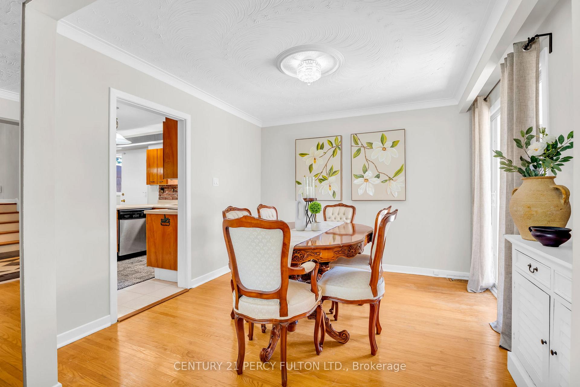 Photo 17 of 3500 Silverplains Drive, Mississauga, Applewood — HOMEH