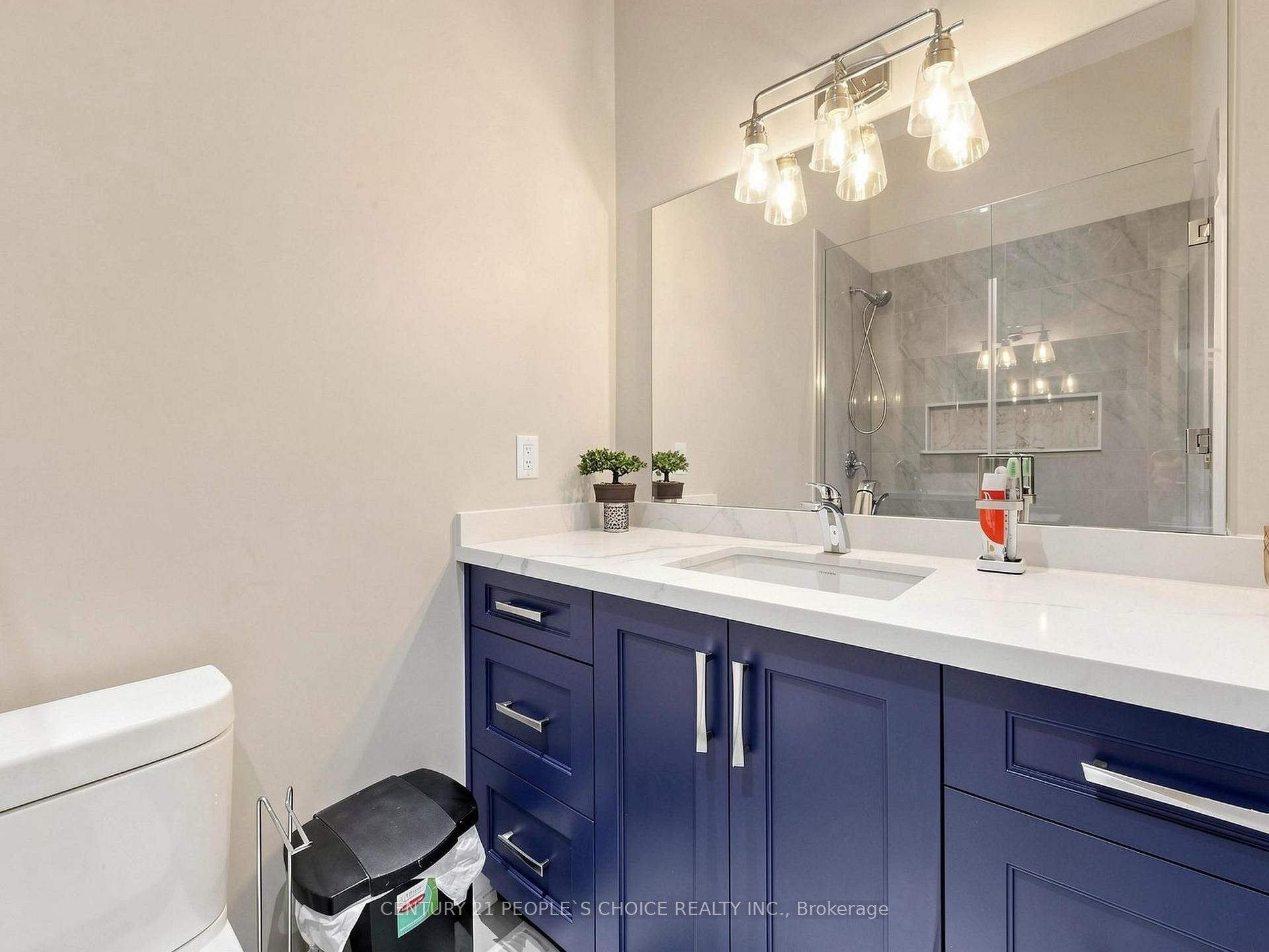Photo 19 of 27 Matlock Avenue, Mississauga, Streetsville — HOMEH