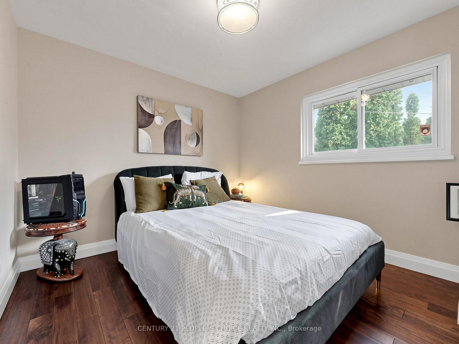 Photo 22 of 27 Matlock Avenue, Mississauga, Streetsville — HOMEH