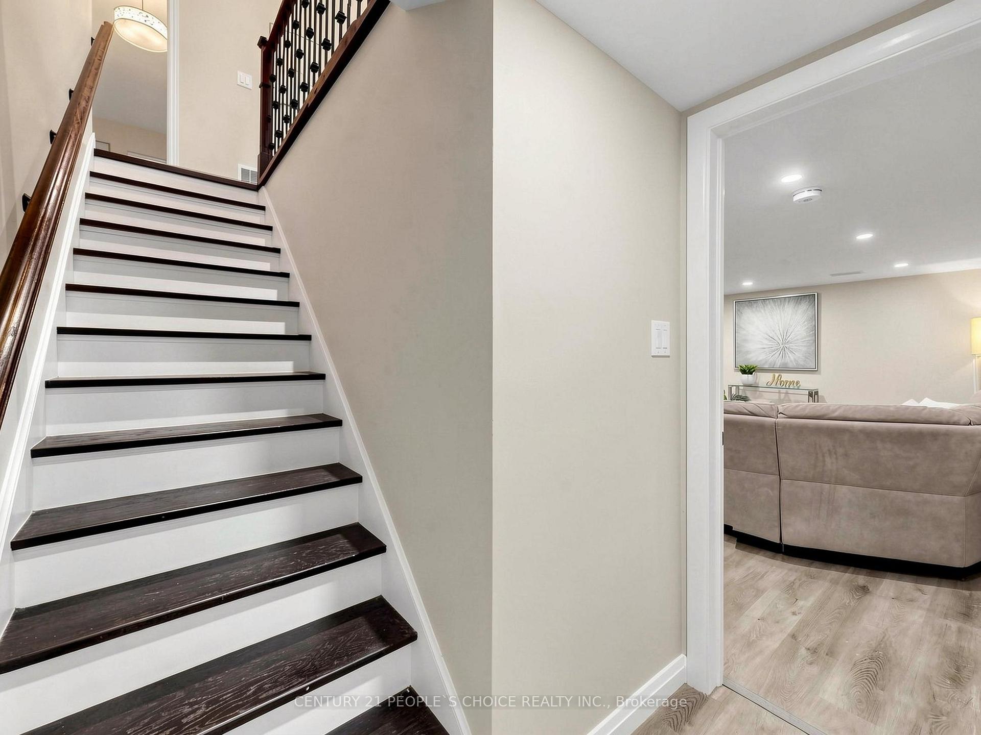 Photo 26 of 27 Matlock Avenue, Mississauga, Streetsville — HOMEH