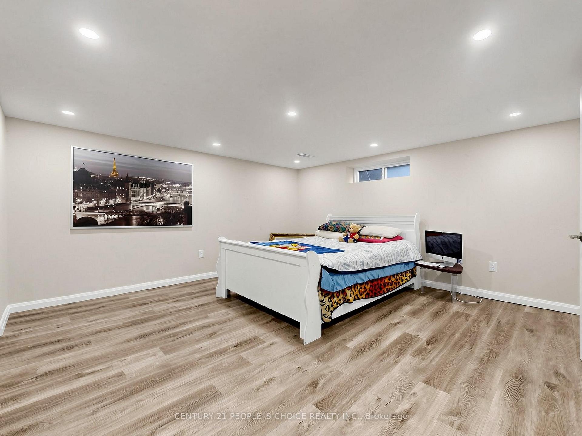 Photo 34 of 27 Matlock Avenue, Mississauga, Streetsville — HOMEH