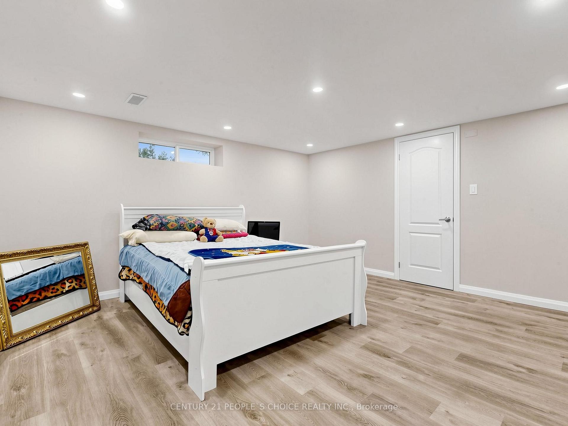 Photo 35 of 27 Matlock Avenue, Mississauga, Streetsville — HOMEH
