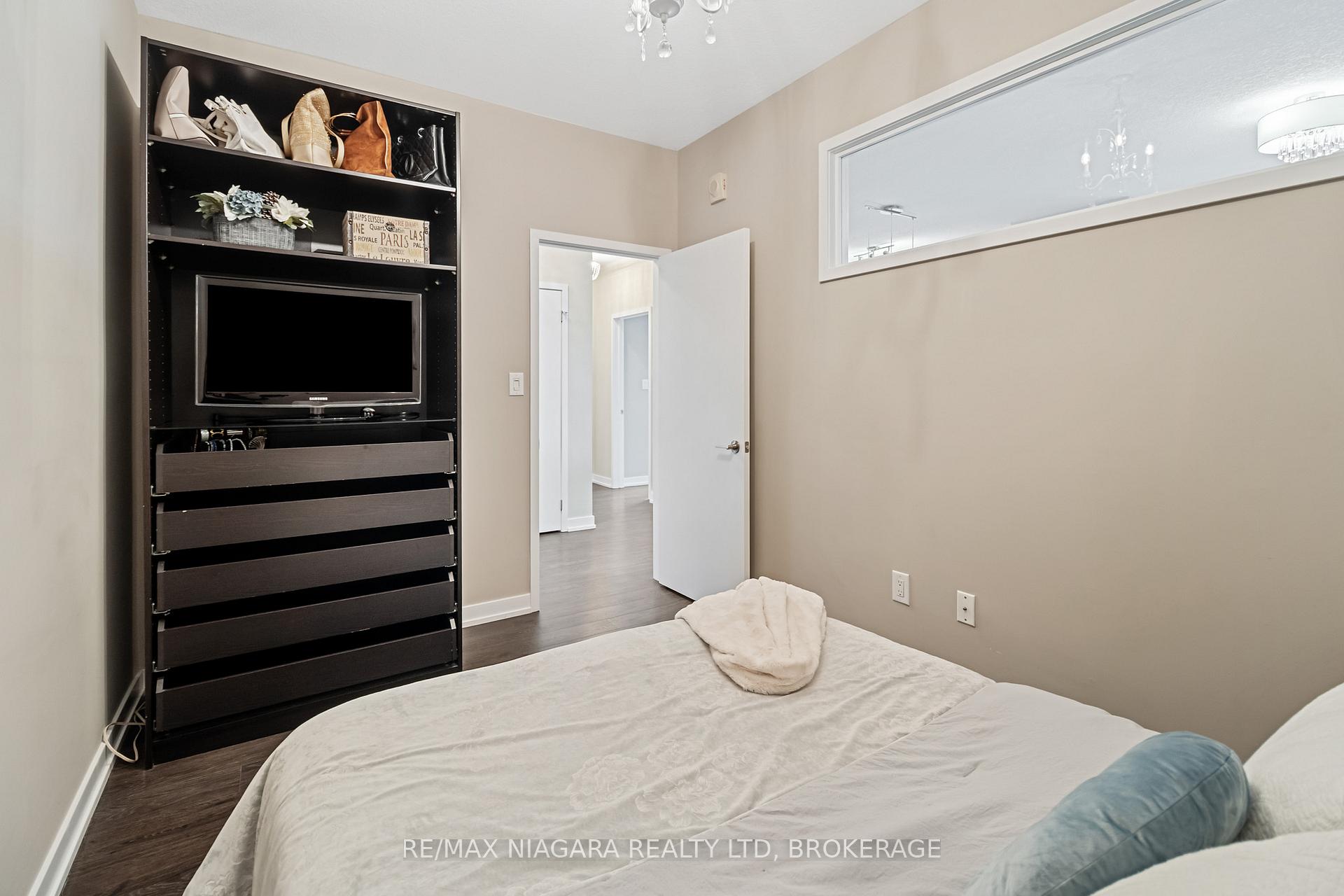 Photo 6 of Unit 411, 520 North Service Road, Grimsby, Grimsby Beach — HOMEH