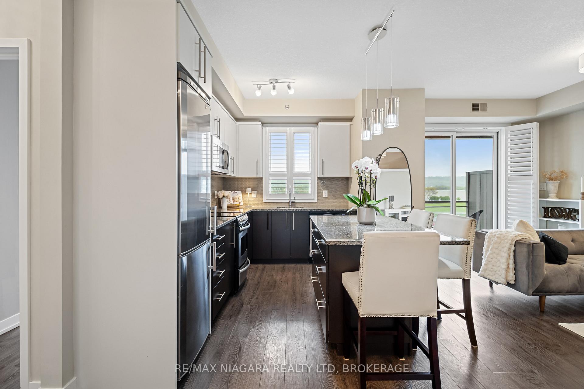 Photo 7 of Unit 411, 520 North Service Road, Grimsby, Grimsby Beach — HOMEH