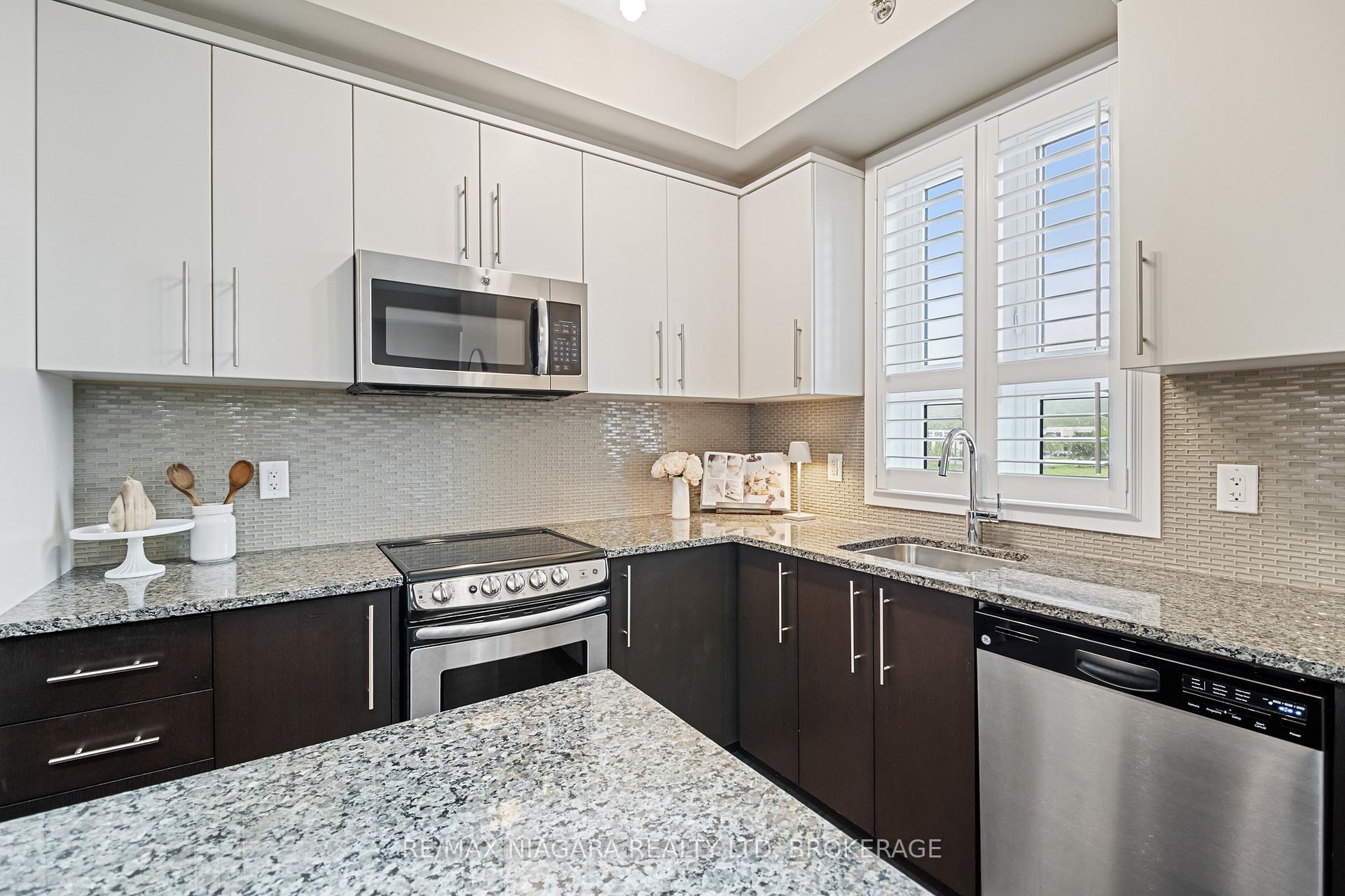 Photo 12 of Unit 411, 520 North Service Road, Grimsby, Grimsby Beach — HOMEH