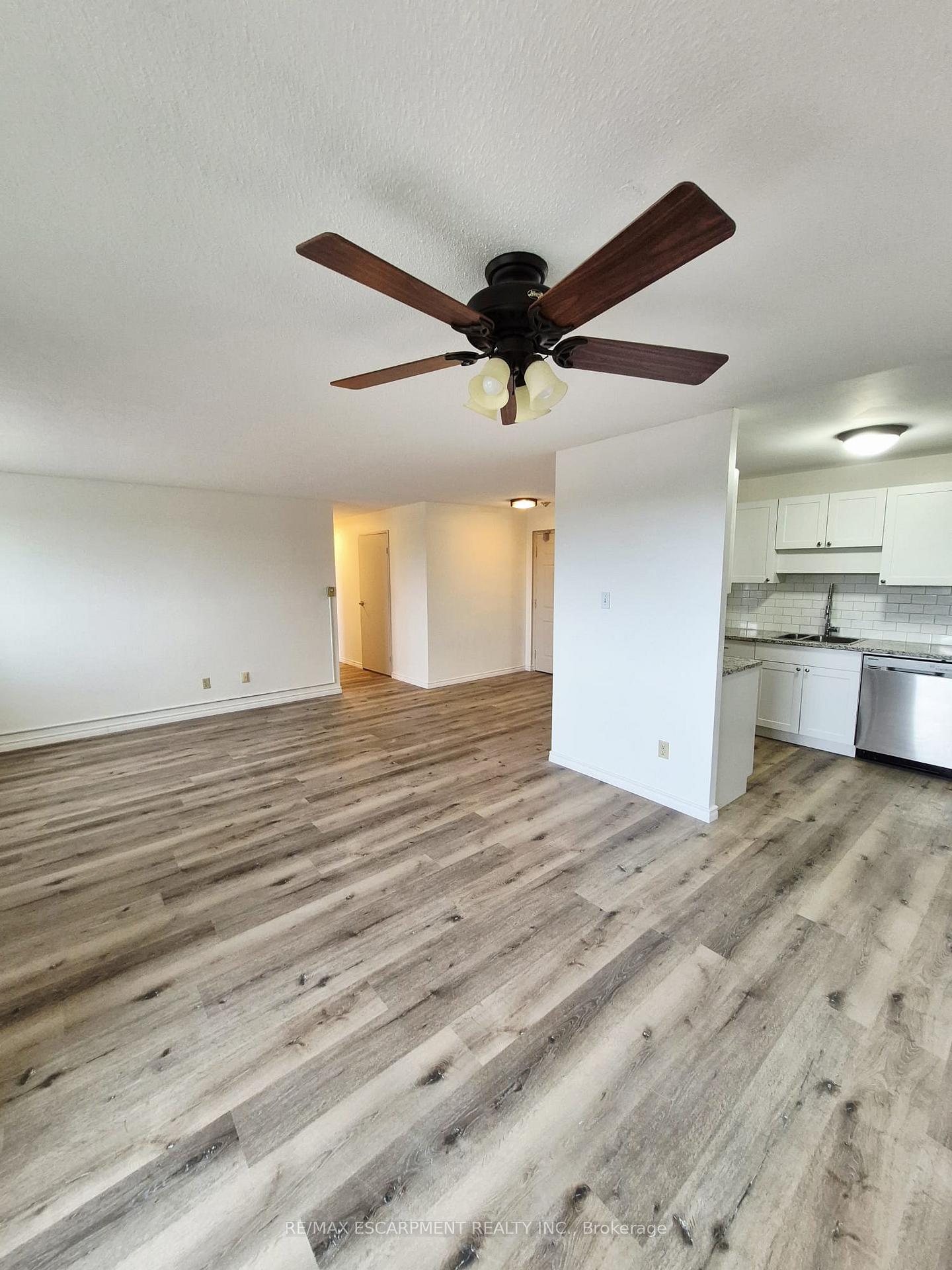 Photo 7 of Unit 503, 421 Fairview Drive, Brantford, Fairview - Brantford — HOMEH