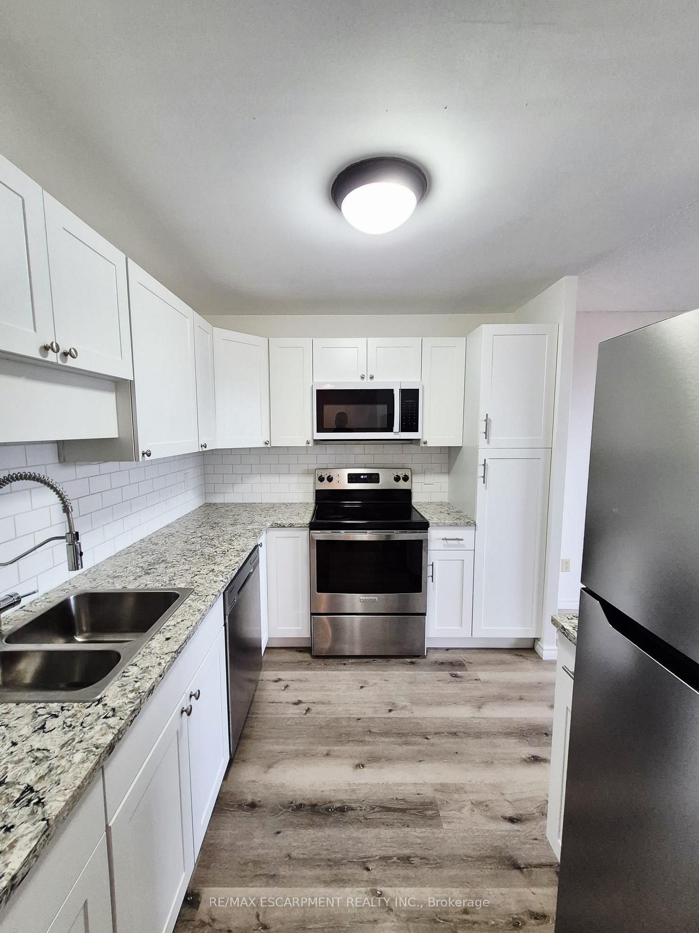 Photo 14 of Unit 503, 421 Fairview Drive, Brantford, Fairview - Brantford — HOMEH