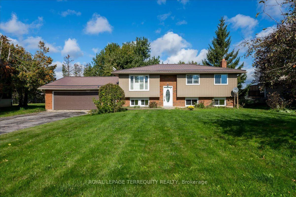 Photo of 1092 Old Barrie Road W