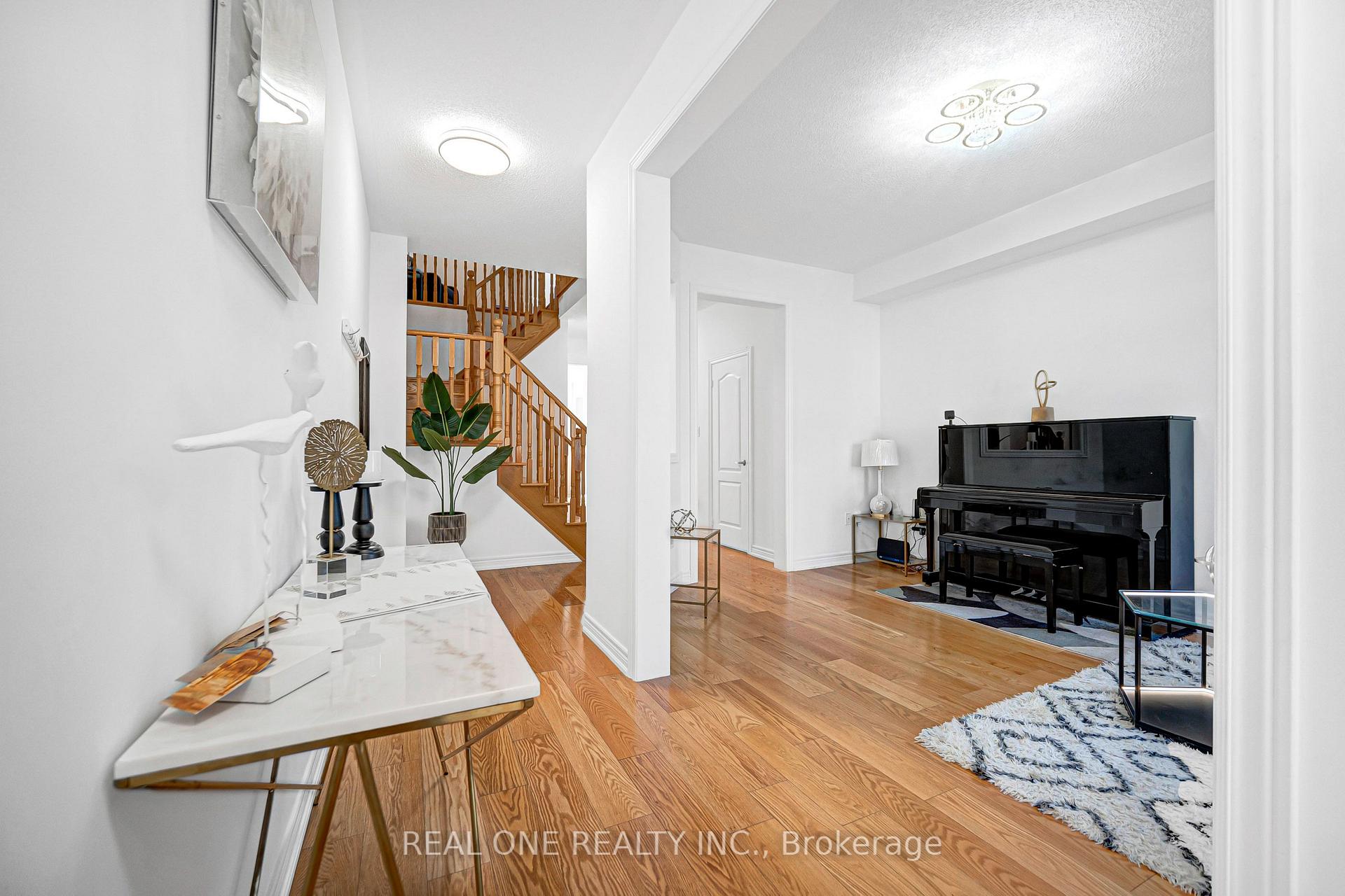 Photo 3 of 19 Begonia Street, Markham, Wismer — HOMEH