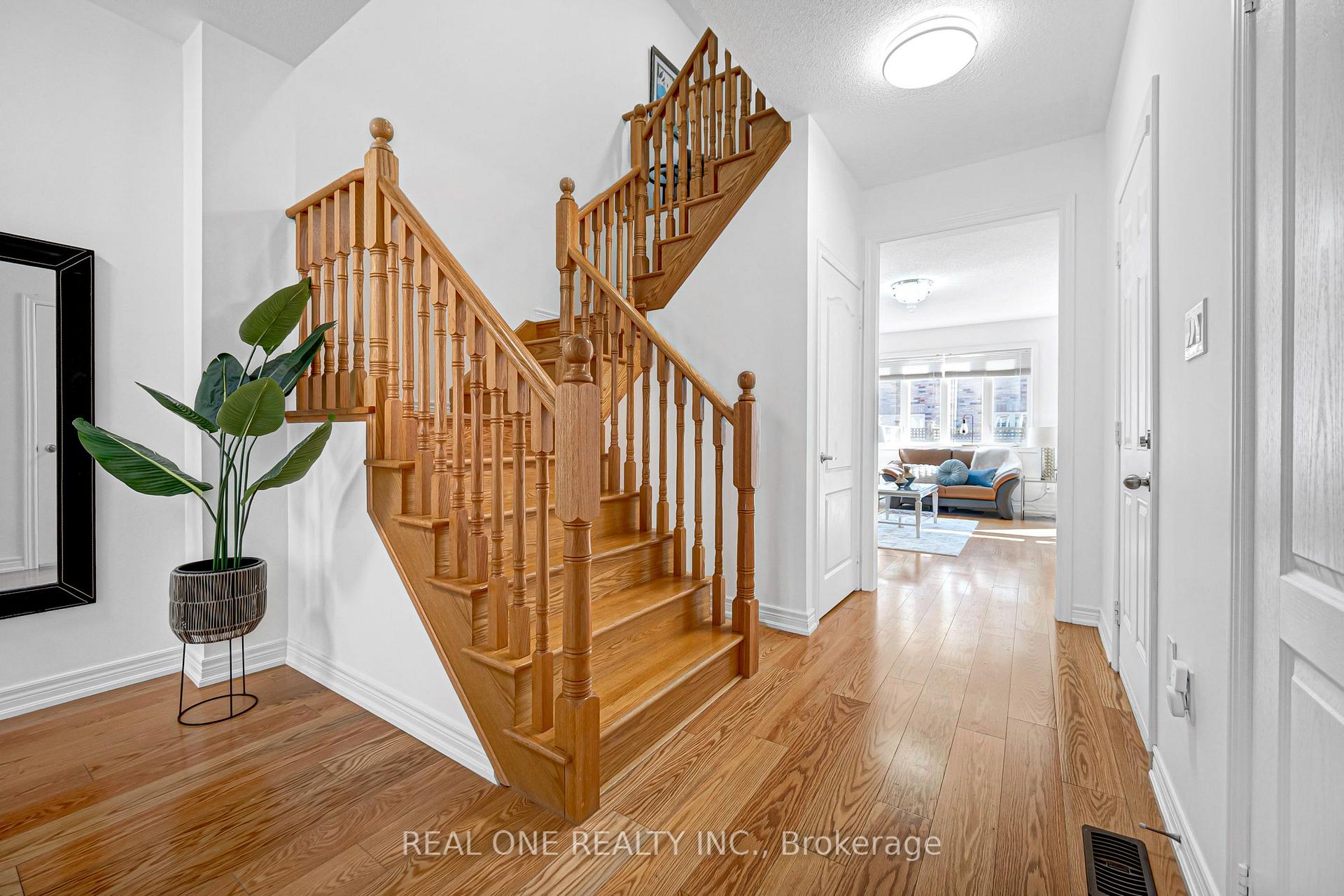 Photo 7 of 19 Begonia Street, Markham, Wismer — HOMEH