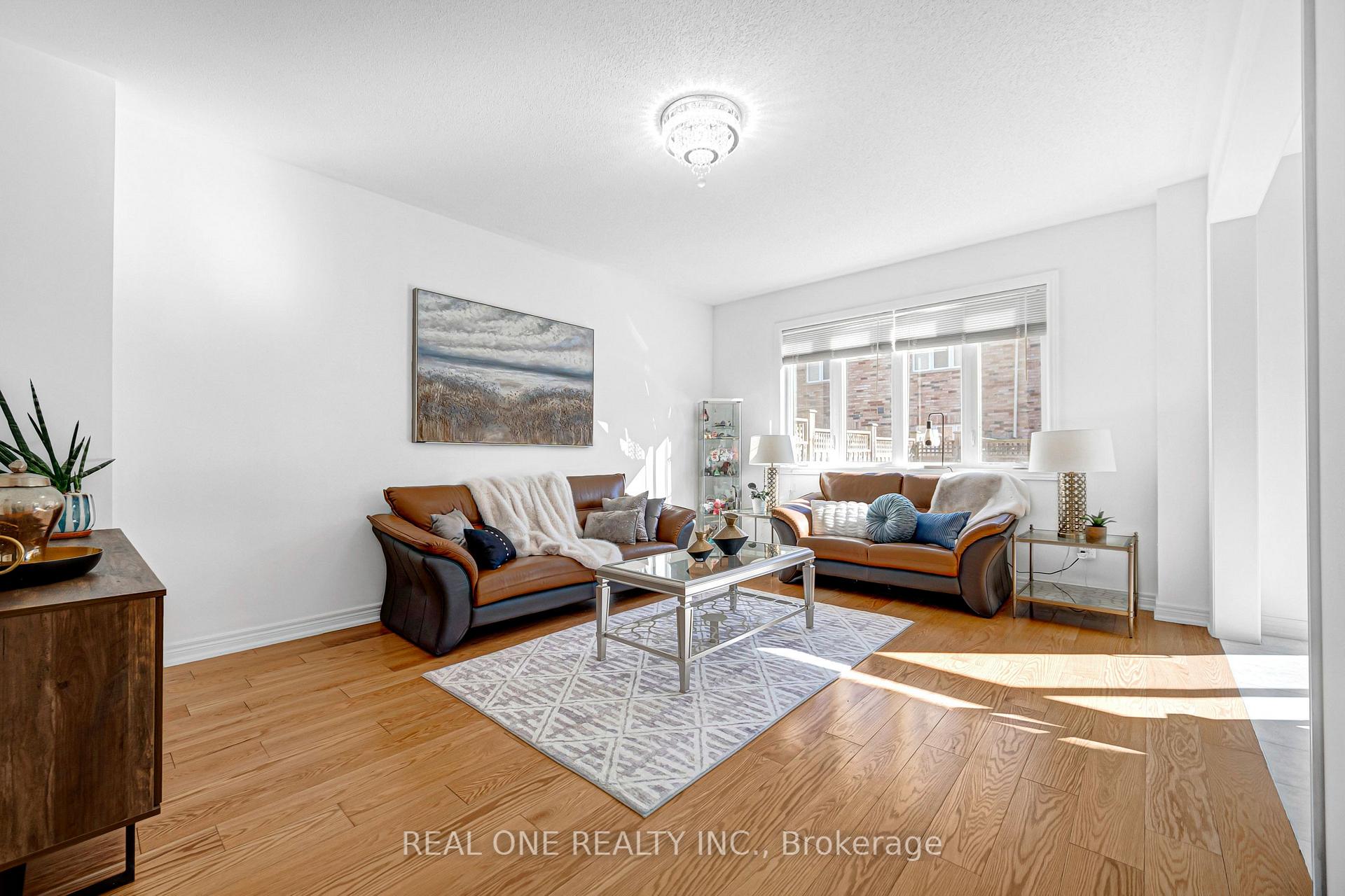 Photo 9 of 19 Begonia Street, Markham, Wismer — HOMEH
