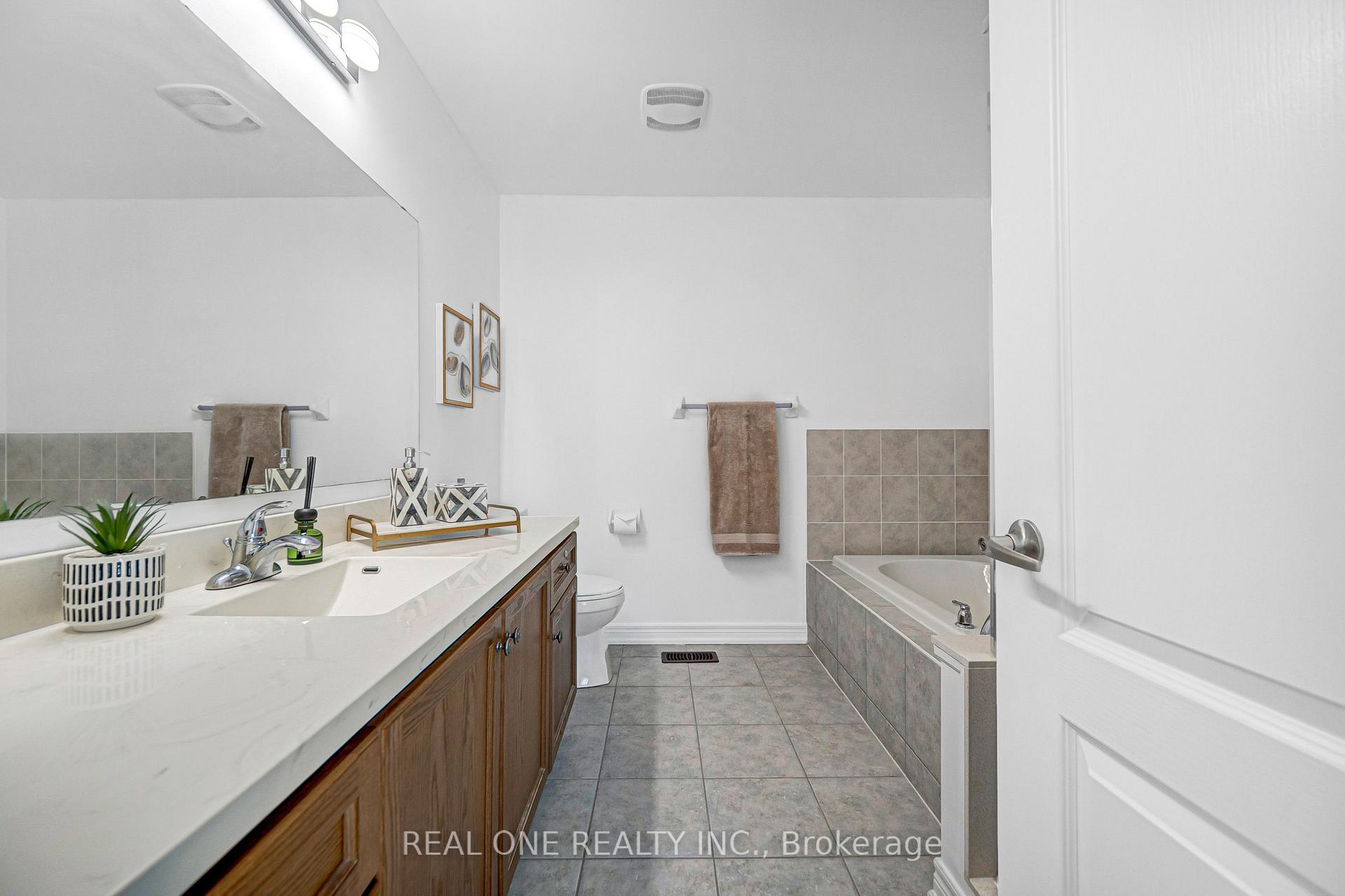 Photo 28 of 19 Begonia Street, Markham, Wismer — HOMEH