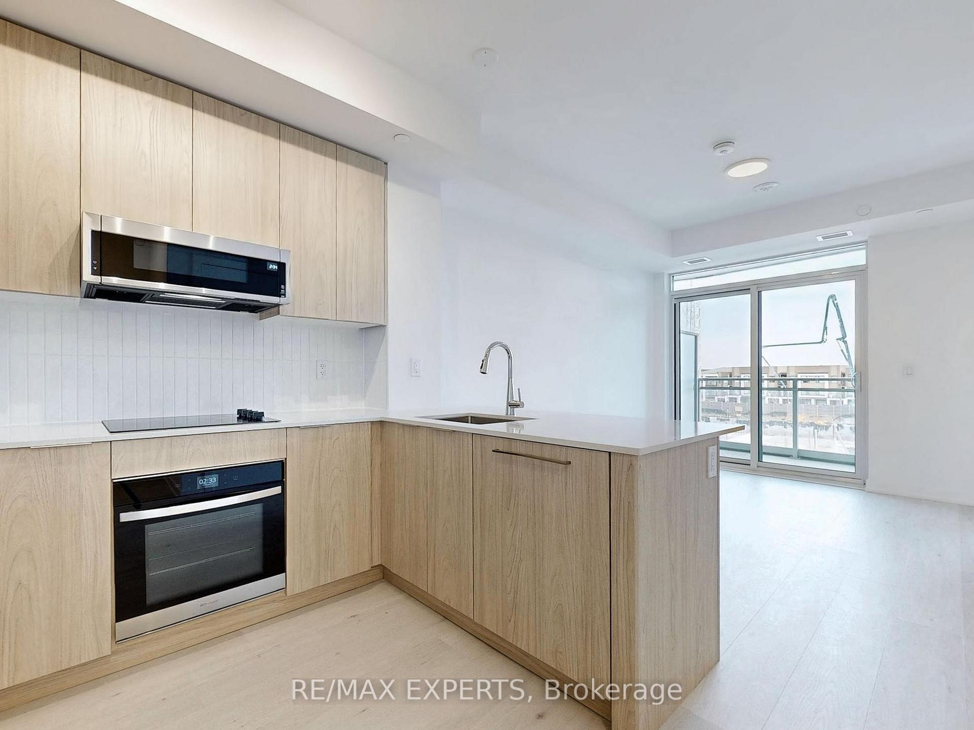 Photo 4 of Unit 319, 2501 Saw Whet Boulevard E, Oakville, Glen Abbey — HOMEH
