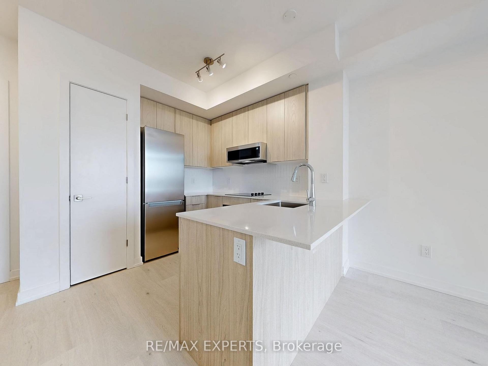 Photo 5 of Unit 319, 2501 Saw Whet Boulevard E, Oakville, Glen Abbey — HOMEH