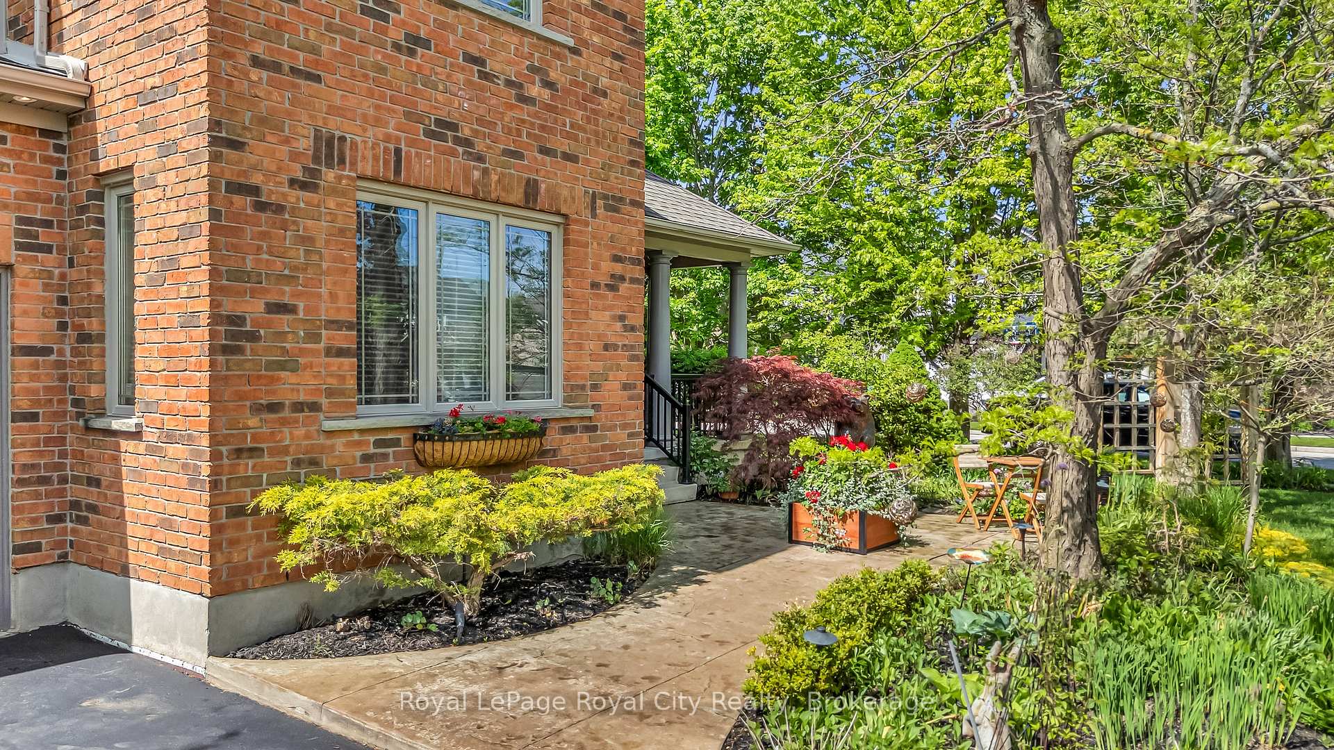 Photo 3 of 36 Blair Drive, Guelph, Pineridge/Westminster Woods — HOMEH