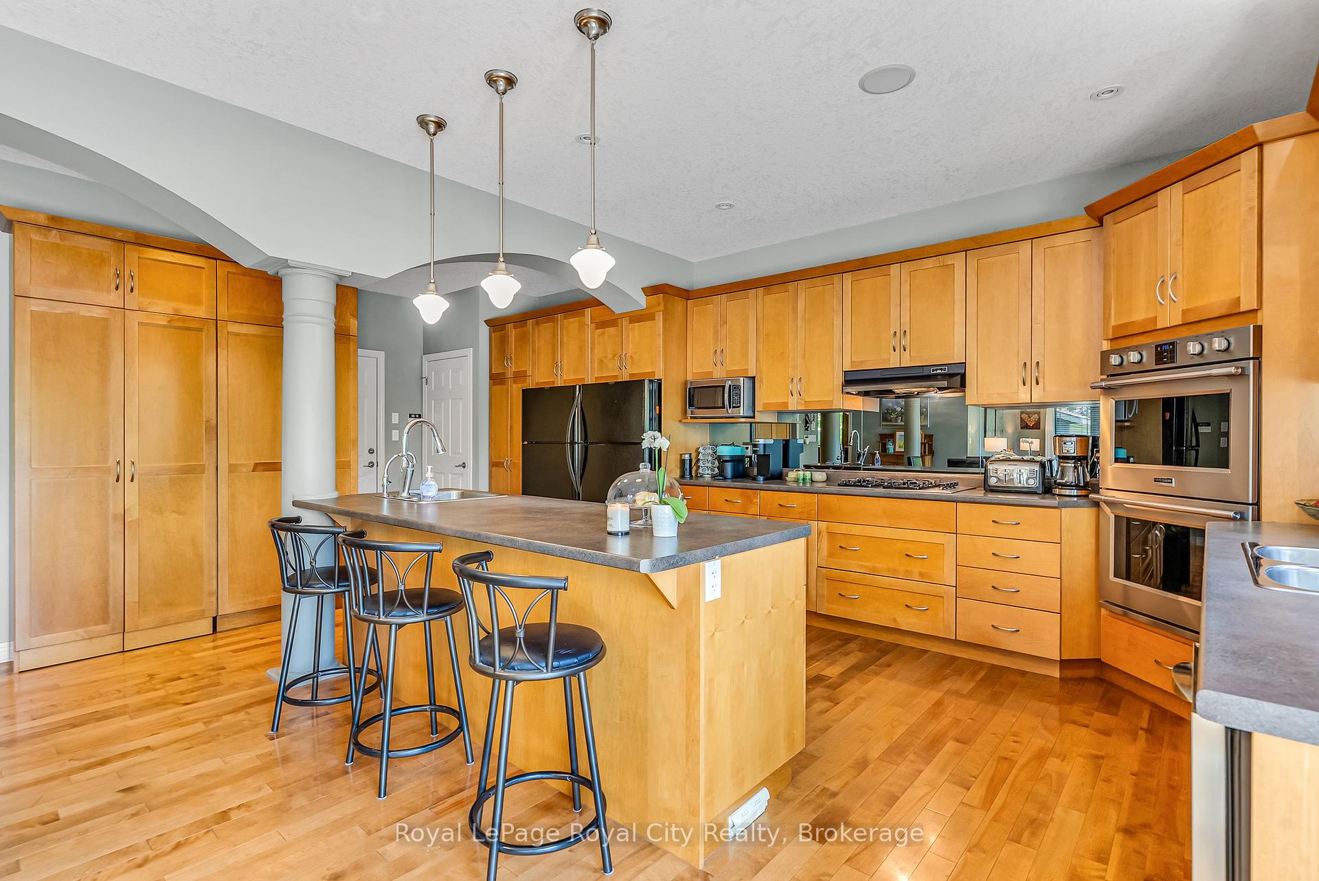 Photo 21 of 36 Blair Drive, Guelph, Pineridge/Westminster Woods — HOMEH