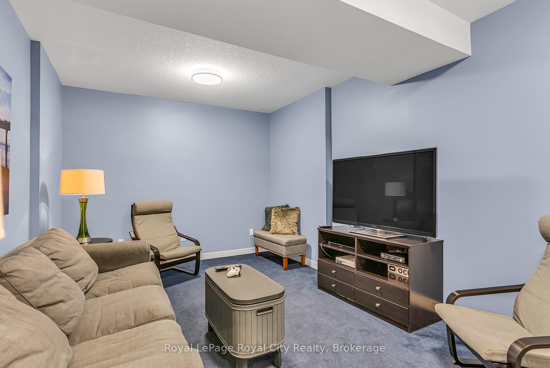Photo 28 of 36 Blair Drive, Guelph, Pineridge/Westminster Woods — HOMEH
