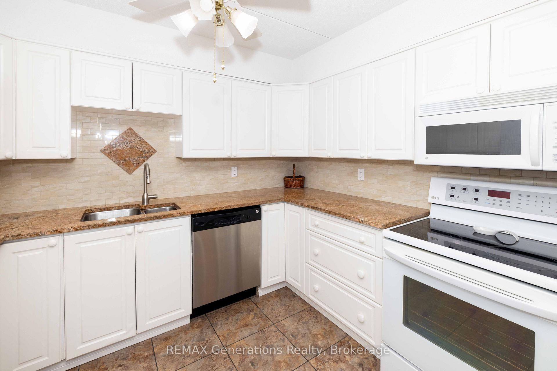 Photo 6 of Unit 207, 800 Gordon Street, Thunder Bay, Westfort — HOMEH