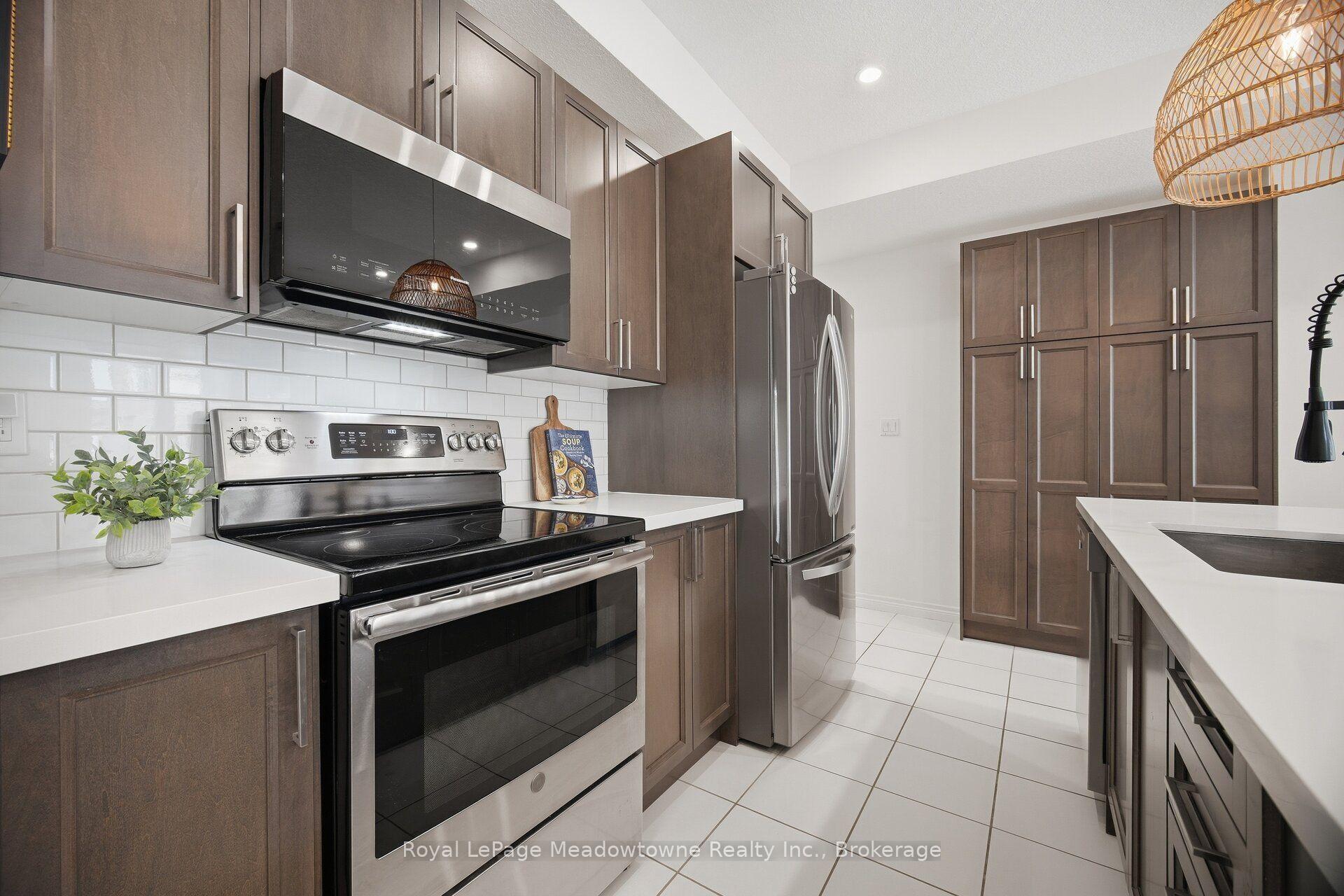 Photo 7 of Unit 55, 445 Ontario Street S, Milton, Timberlea — HOMEH
