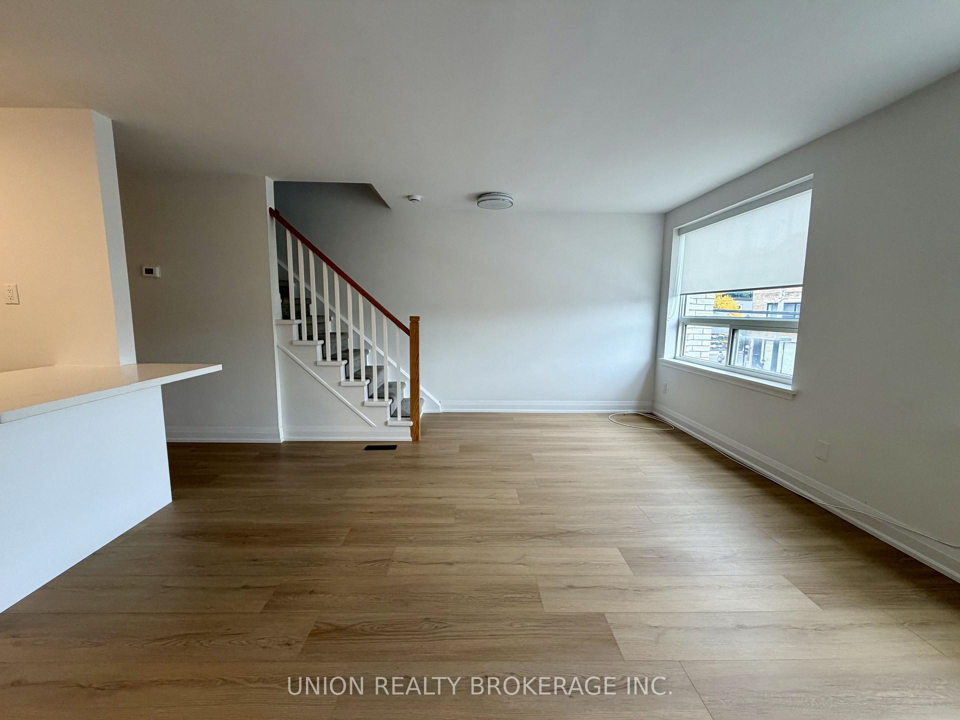 Photo 5 of Unit Unit 1, 930A Pape Avenue, Toronto, Broadview North — HOMEH