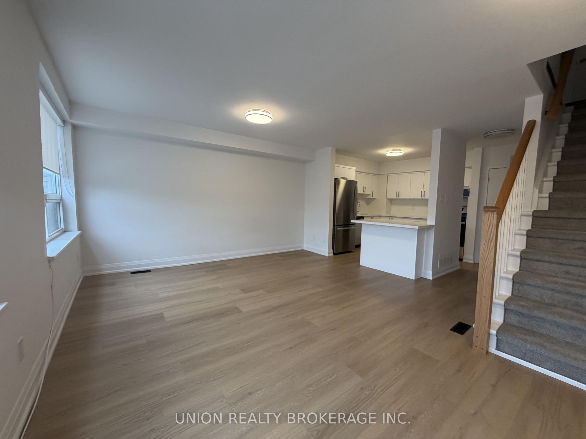 Photo 6 of Unit Unit 1, 930A Pape Avenue, Toronto, Broadview North — HOMEH