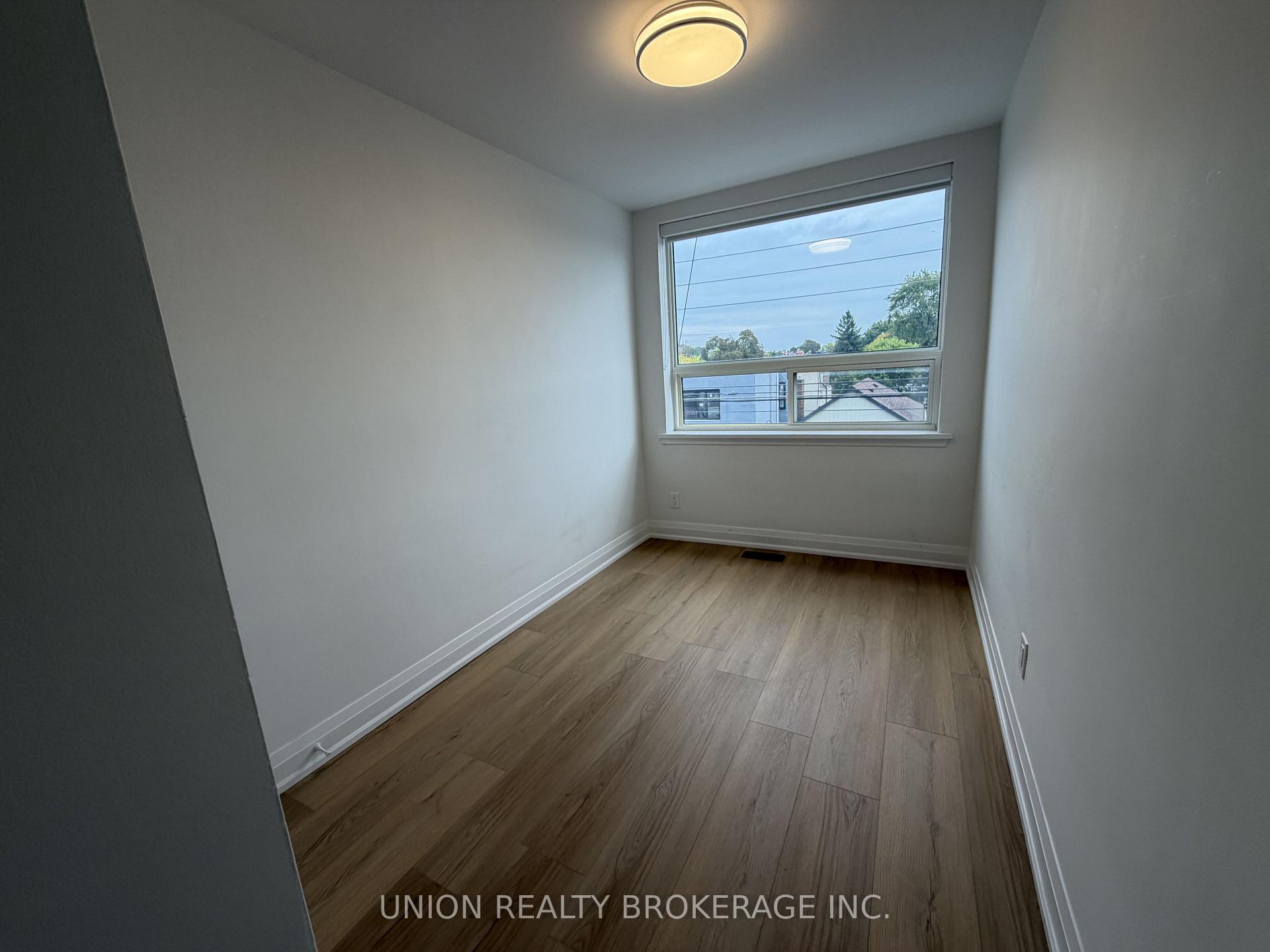 Photo 9 of Unit Unit 1, 930A Pape Avenue, Toronto, Broadview North — HOMEH