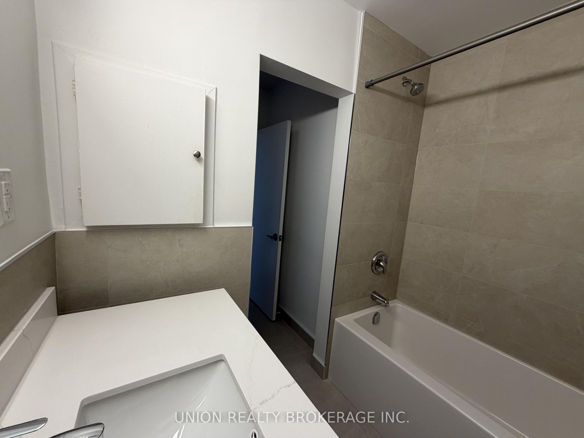 Photo 11 of Unit Unit 1, 930A Pape Avenue, Toronto, Broadview North — HOMEH
