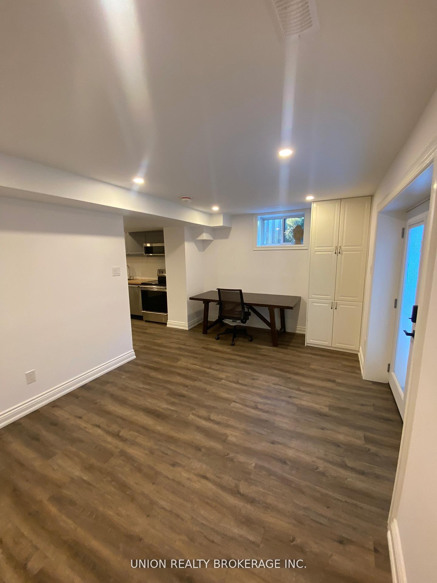 Photo 11 of 42 North Drive, Scarborough, Birchcliffe-Cliffside — HOMEH