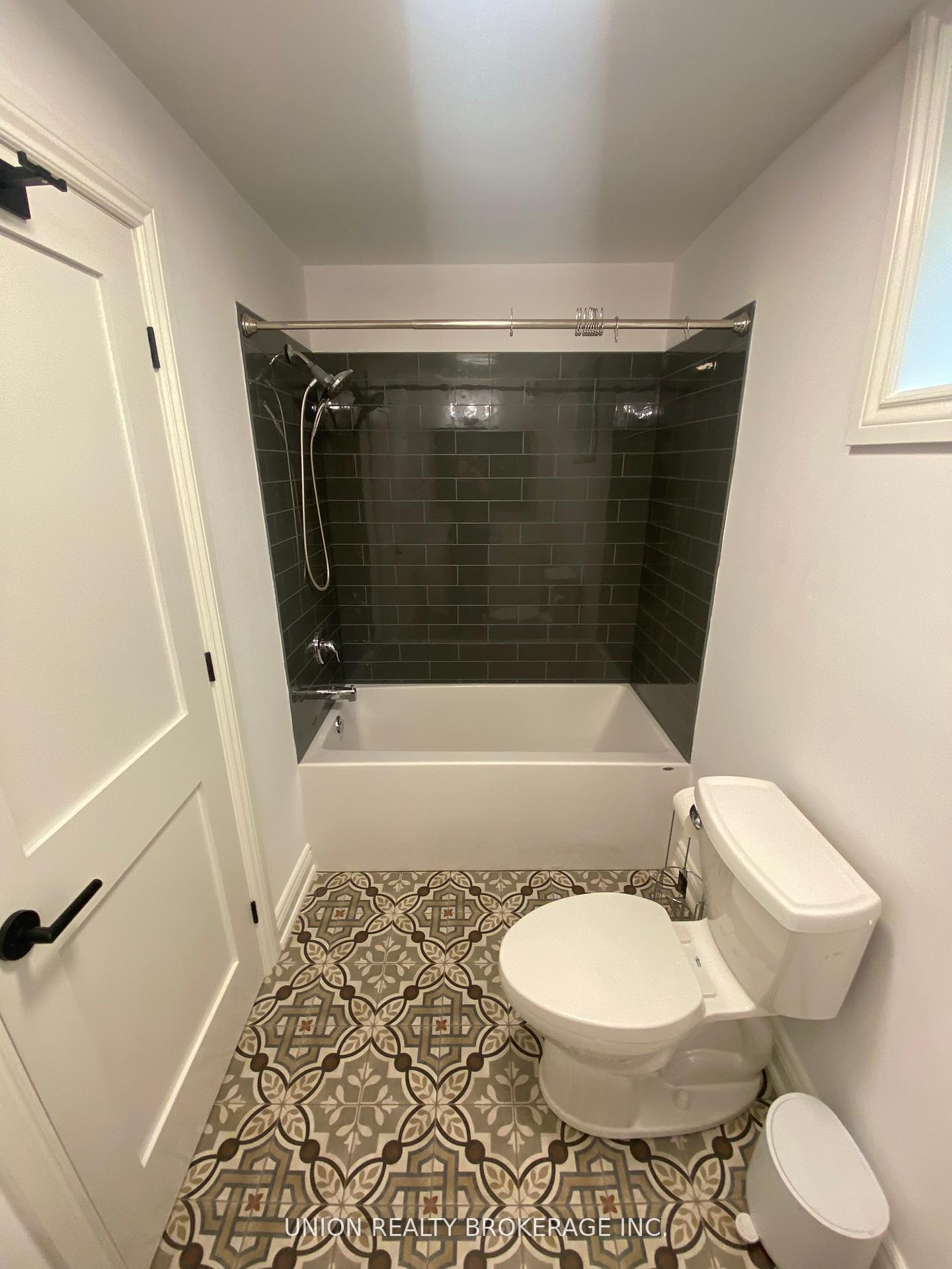 Photo 12 of 42 North Drive, Scarborough, Birchcliffe-Cliffside — HOMEH