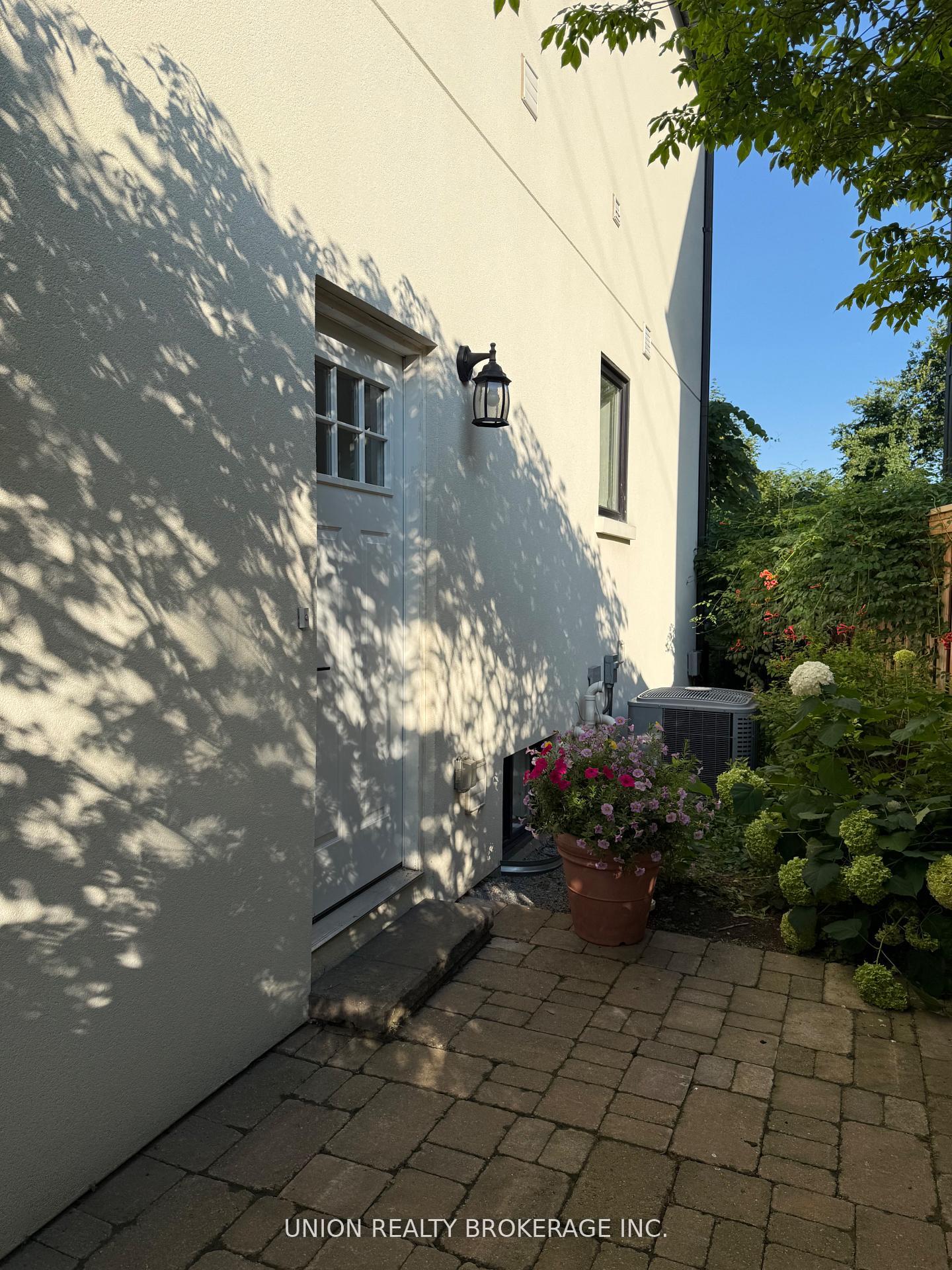 Photo 14 of 42 North Drive, Scarborough, Birchcliffe-Cliffside — HOMEH