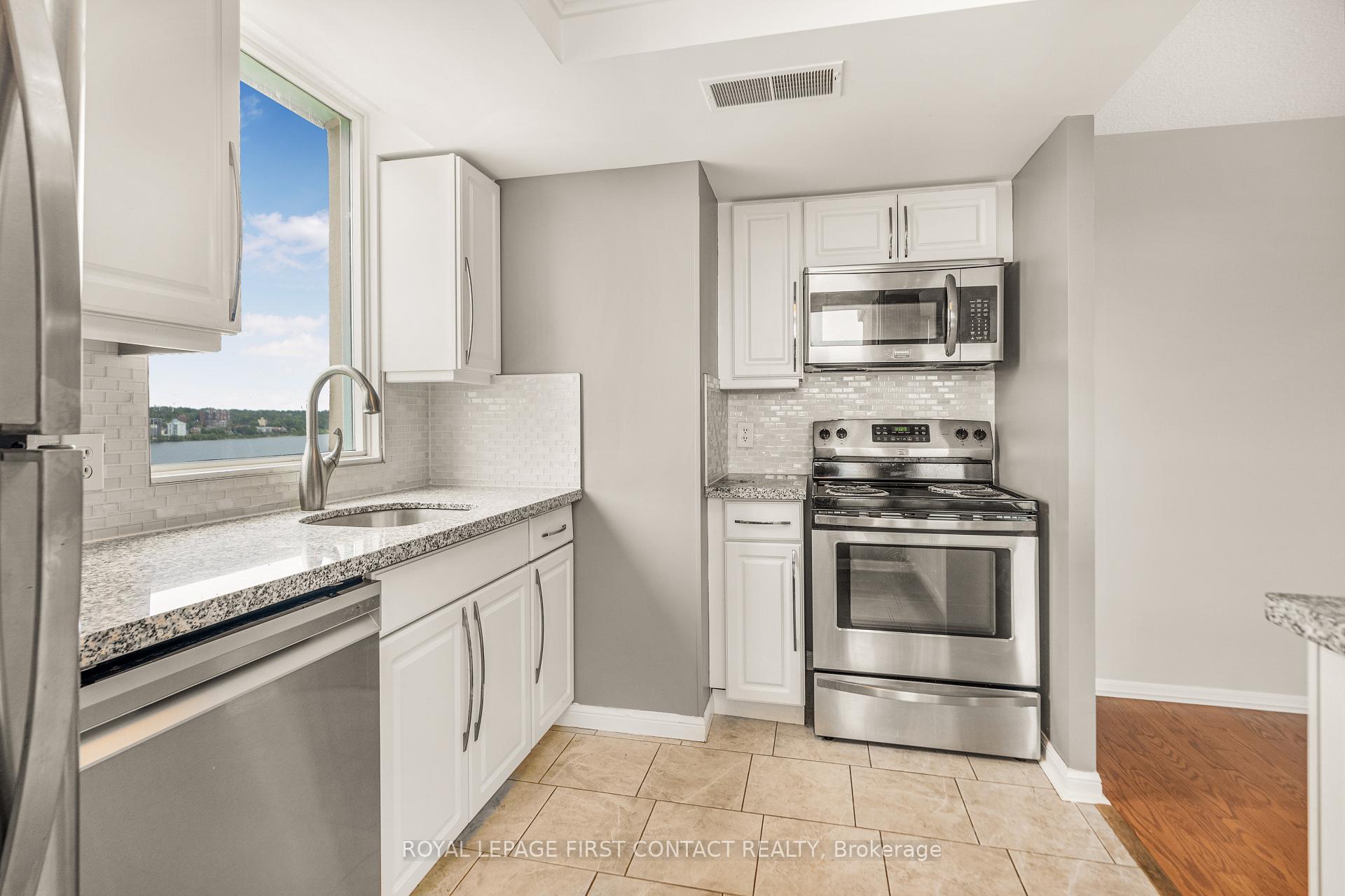 Photo 10 of Unit 1504, 75 Ellen Street, Barrie, City Centre — HOMEH