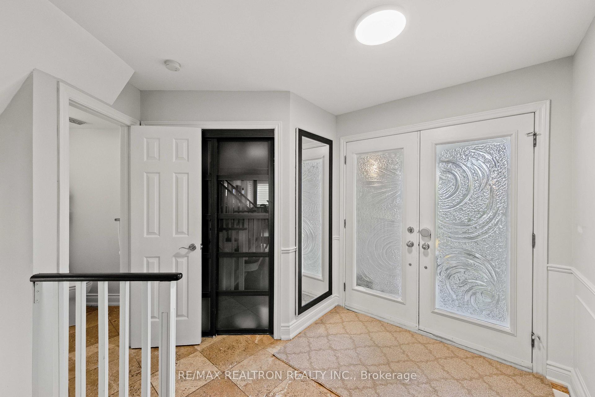 Photo 3 of 51 Chilmar Crescent, Vaughan, Uplands — HOMEH