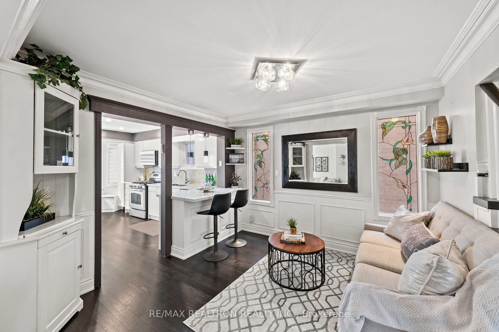 Photo 4 of 51 Chilmar Crescent, Vaughan, Uplands — HOMEH