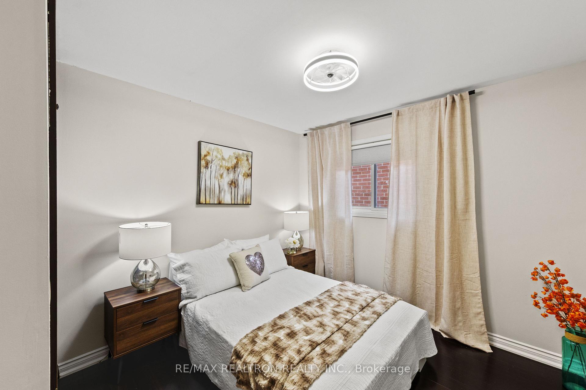 Photo 20 of 51 Chilmar Crescent, Vaughan, Uplands — HOMEH
