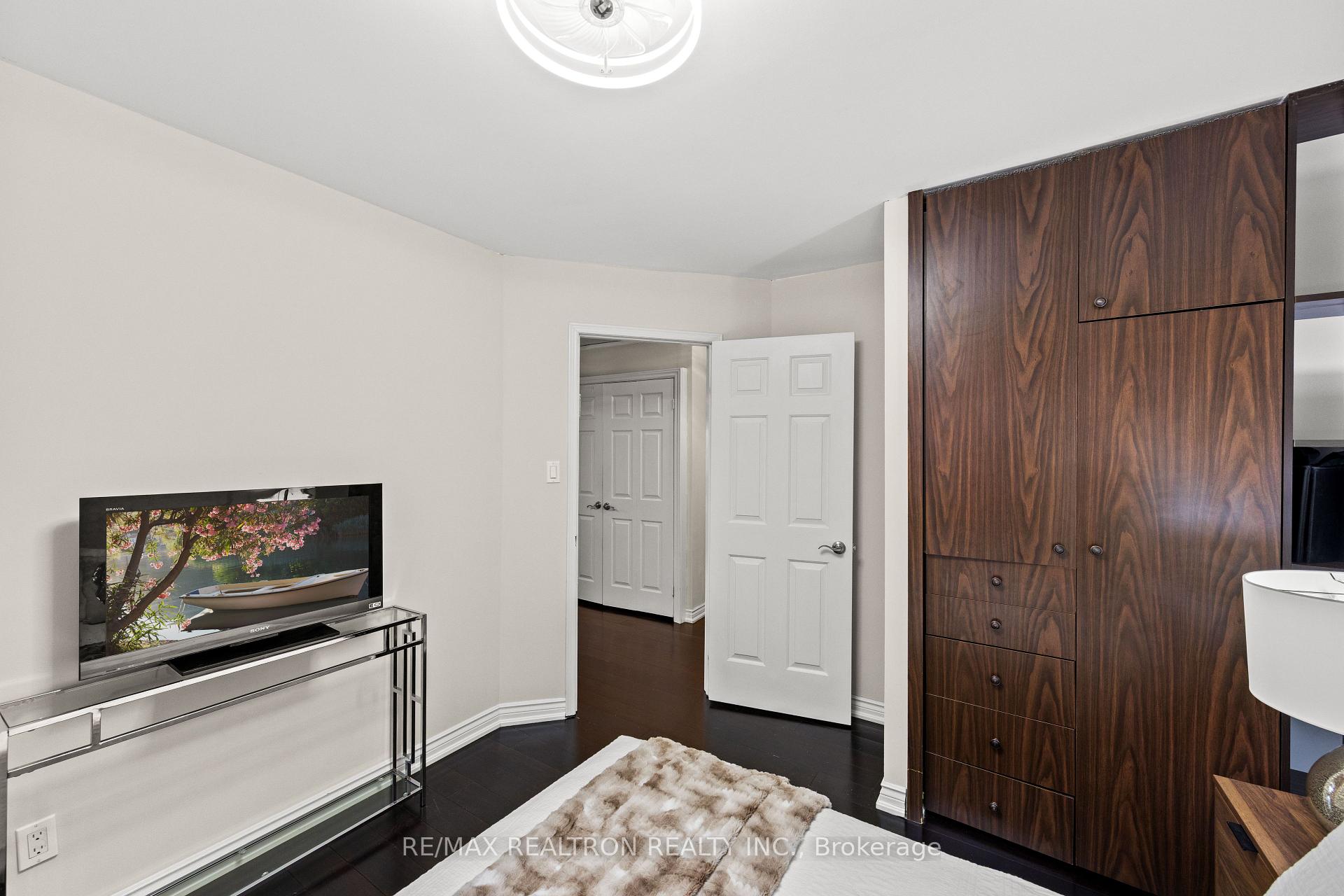 Photo 21 of 51 Chilmar Crescent, Vaughan, Uplands — HOMEH