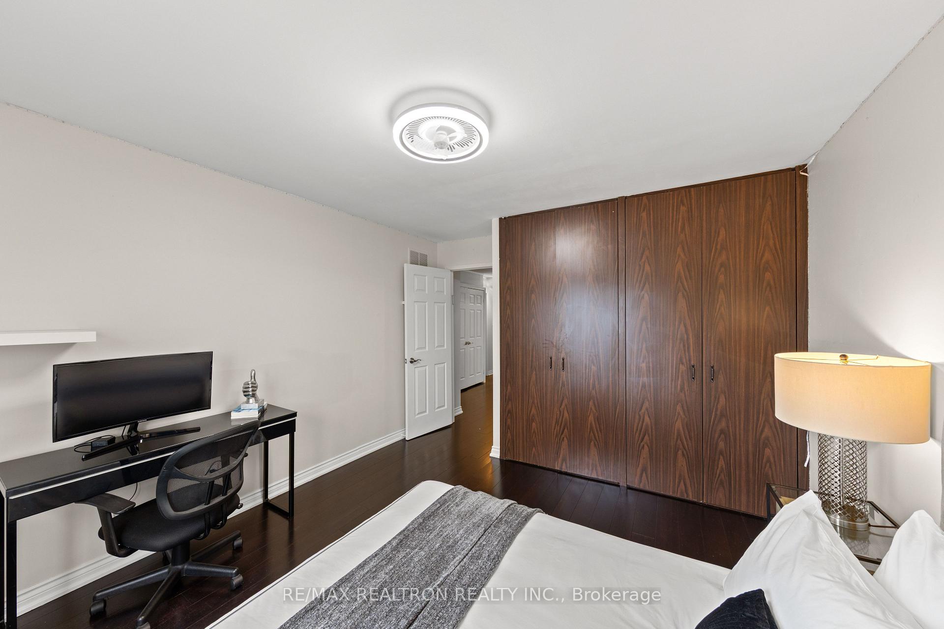 Photo 24 of 51 Chilmar Crescent, Vaughan, Uplands — HOMEH