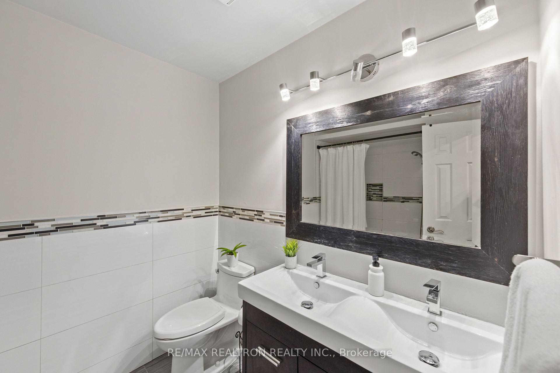 Photo 27 of 51 Chilmar Crescent, Vaughan, Uplands — HOMEH